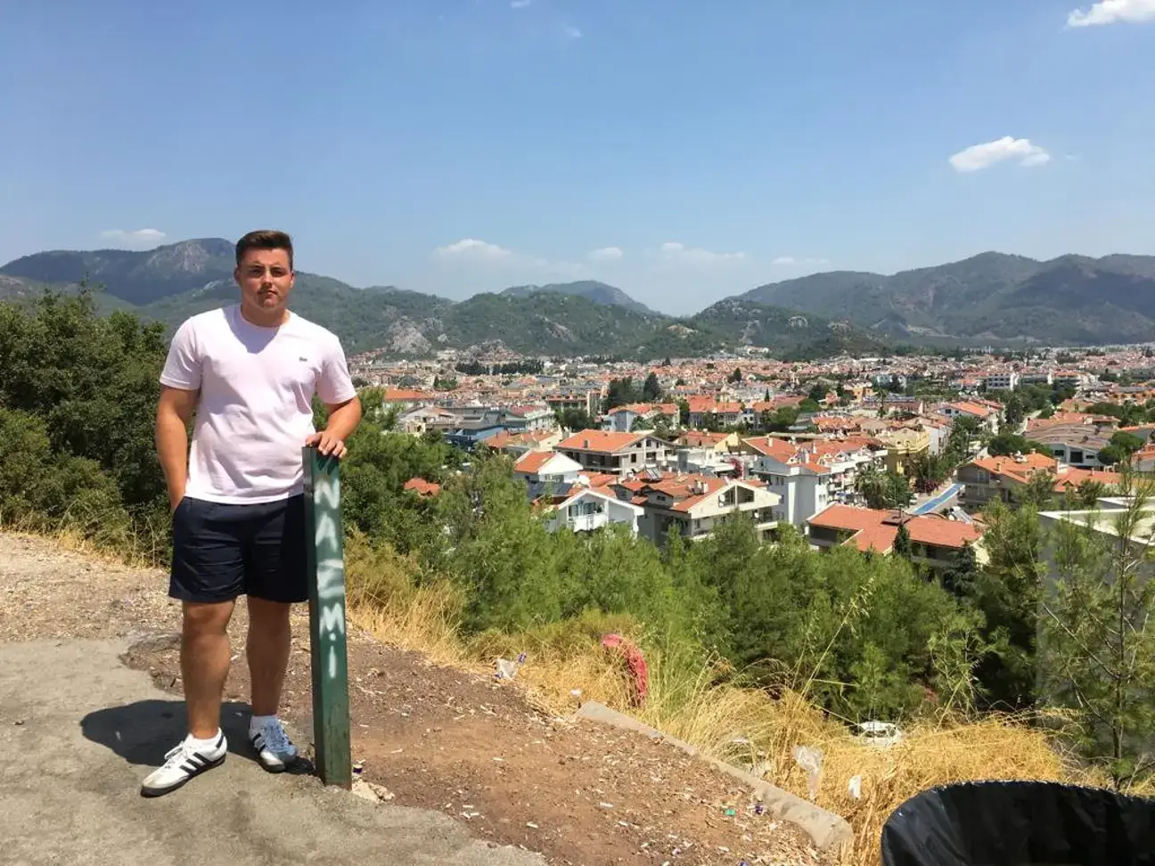 Rob travelled around Qatar.