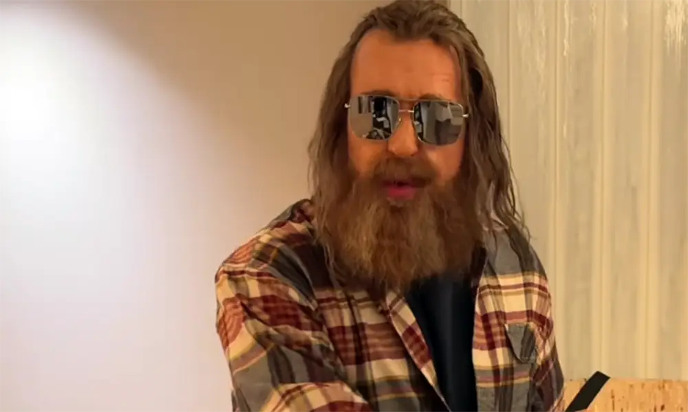 Jake Paul was unrecognisable as he snuck into Noche UFC in Las Vegas. (Image: Jake Paul on TikTok)