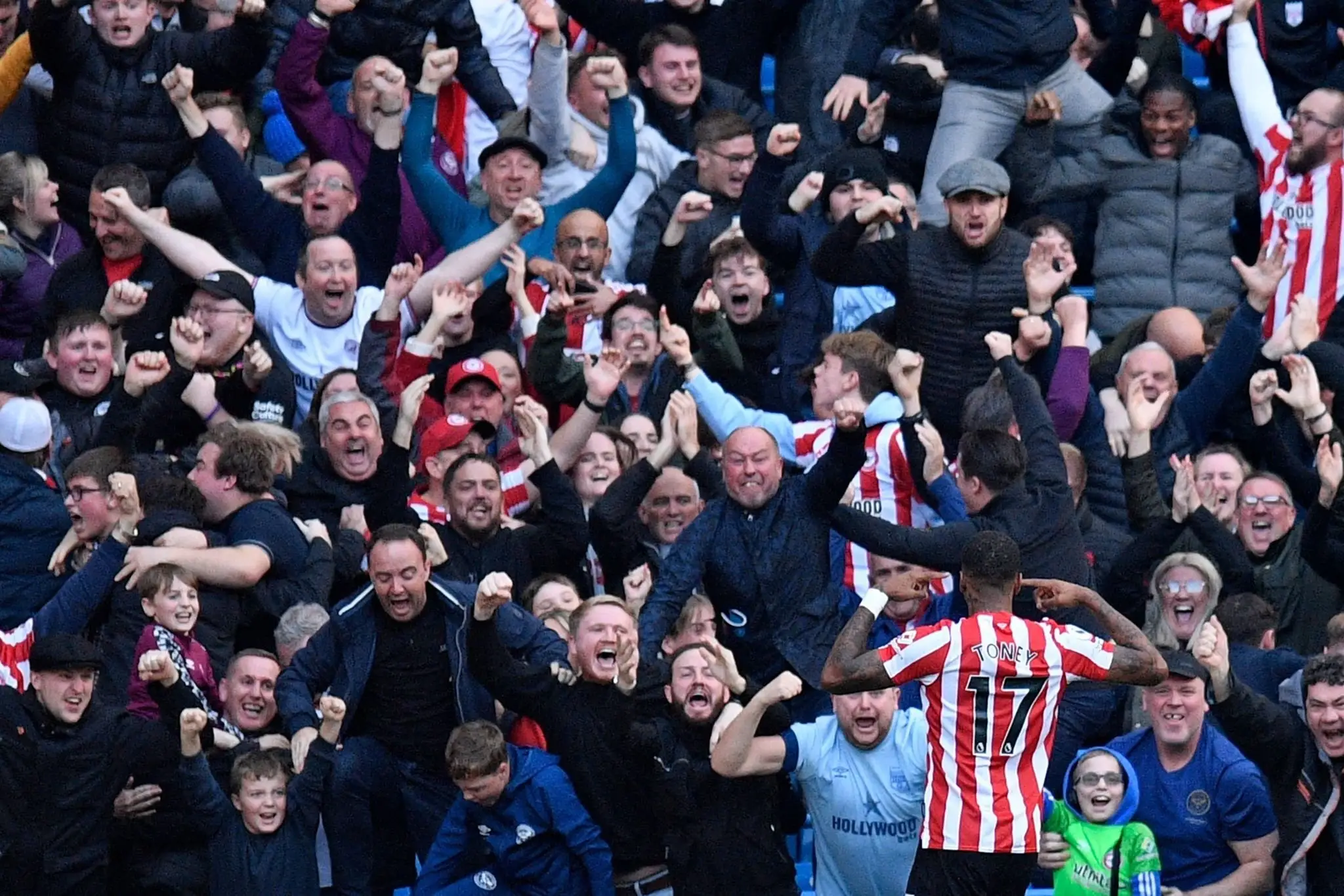 Ivan Toney in action against Manchester City (Alamy)