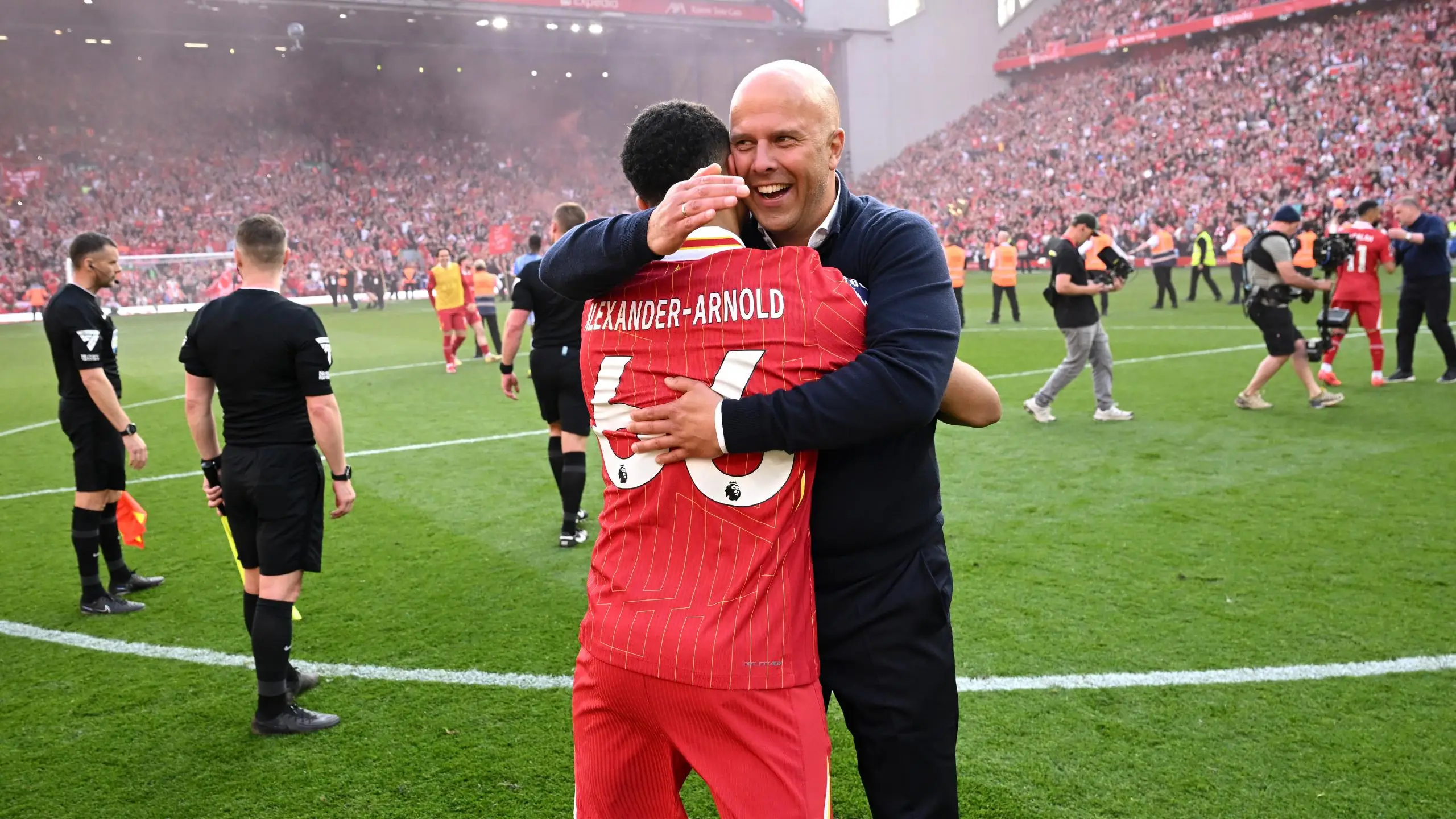 Liverpool fans sent into meltdown after seeing what Trent Alexander-Arnold replacement's agent has just posted