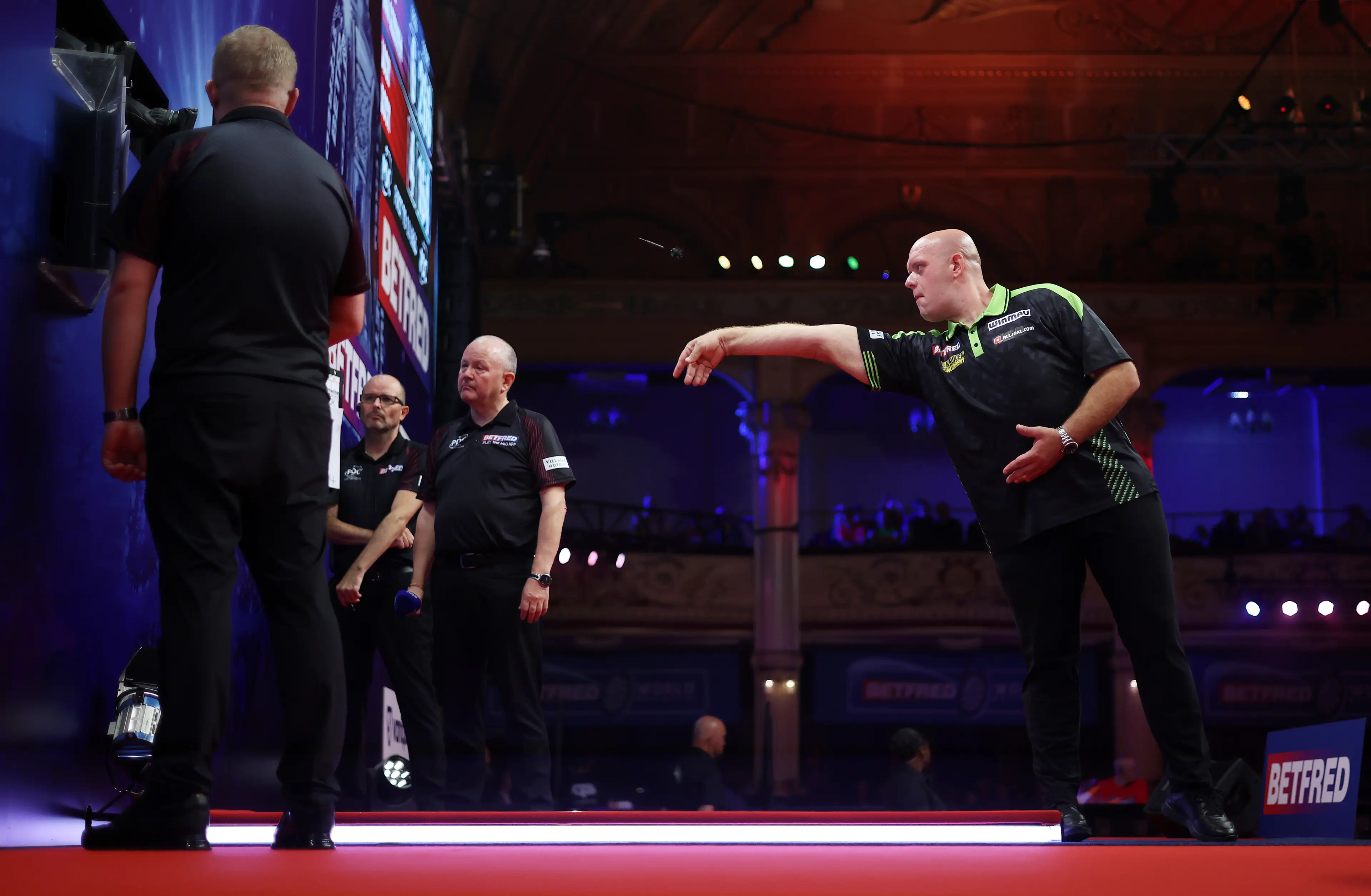 Peter Wright claims Michael van Gerwen's vision is probably going. Image: Getty 