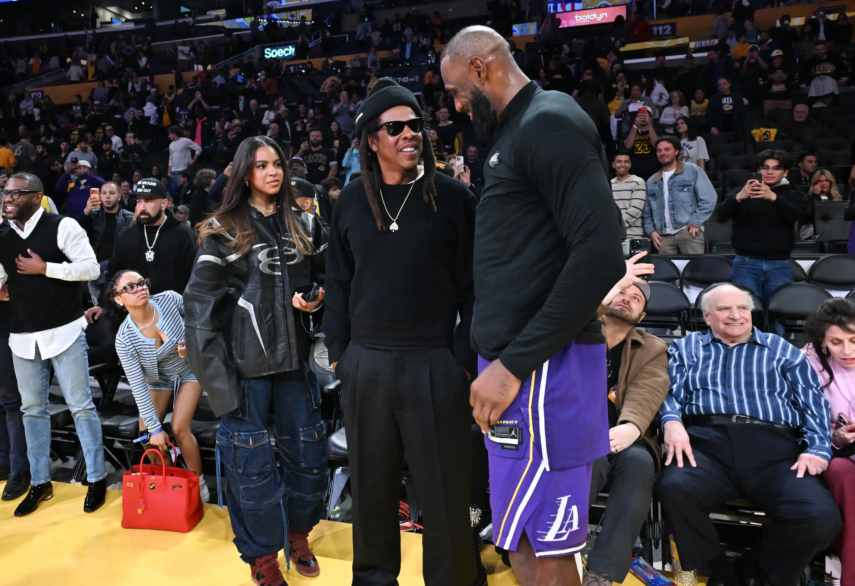  Jay-Z and Blue Ivy Carter with LeBron James (Image: Getty) 
