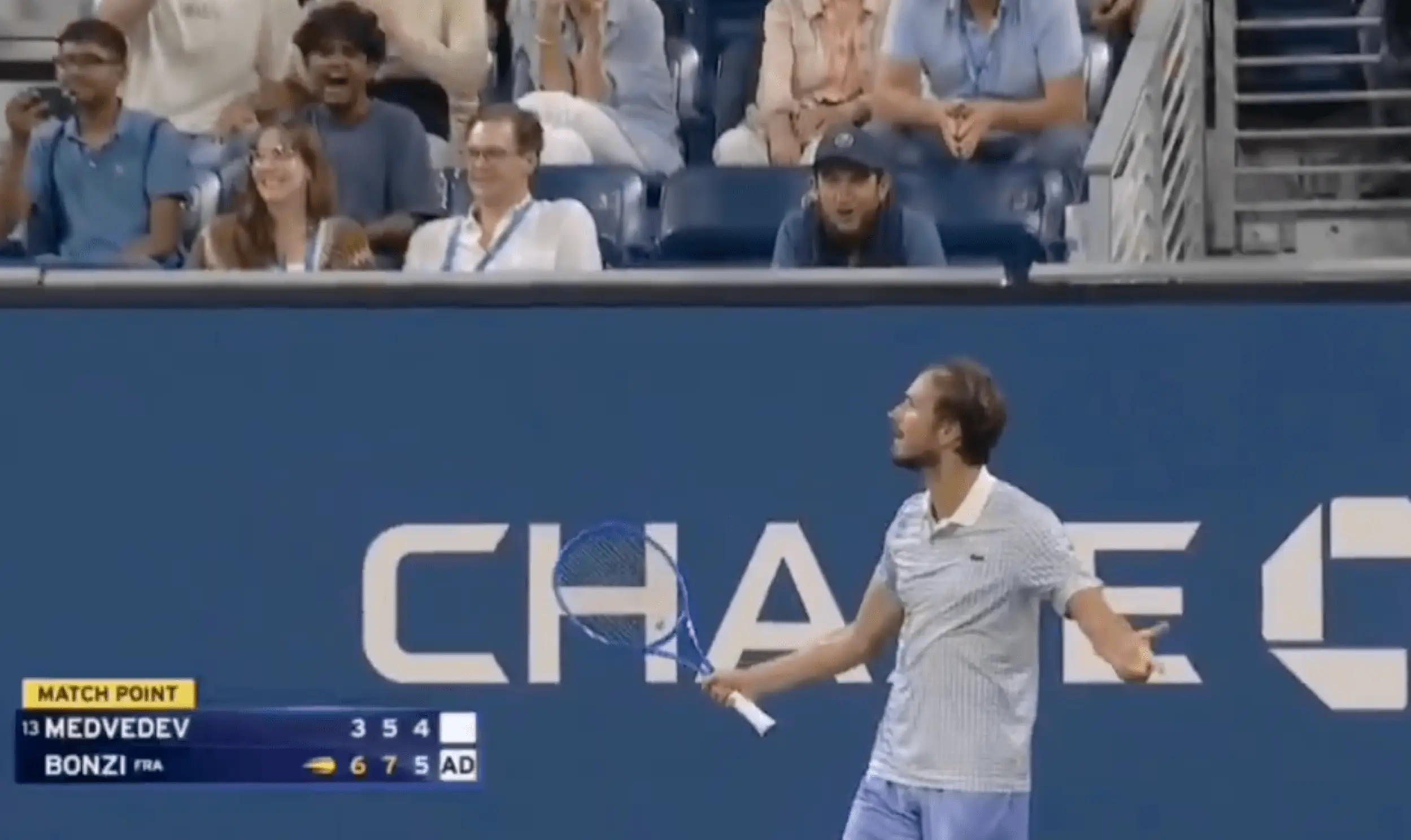 Medvedev gestures towards the US Open crowd during his first round defeat to Benjamin Bonzi (Image: USTA)