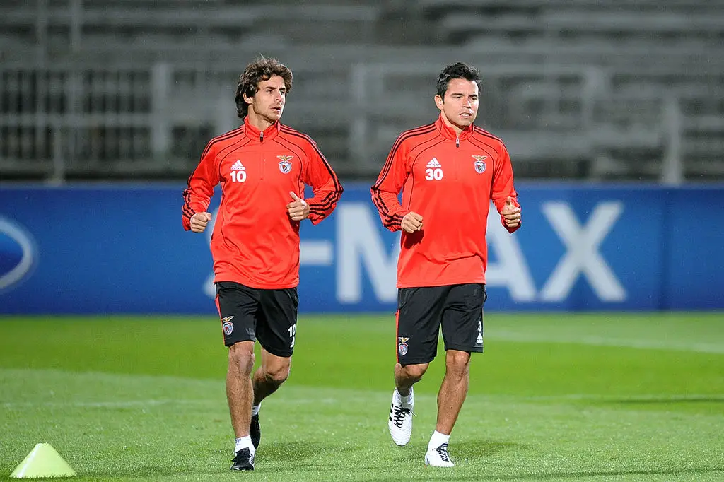 Pablo Aimar and Javier Saviola in Benfica training (Credit:Getty)