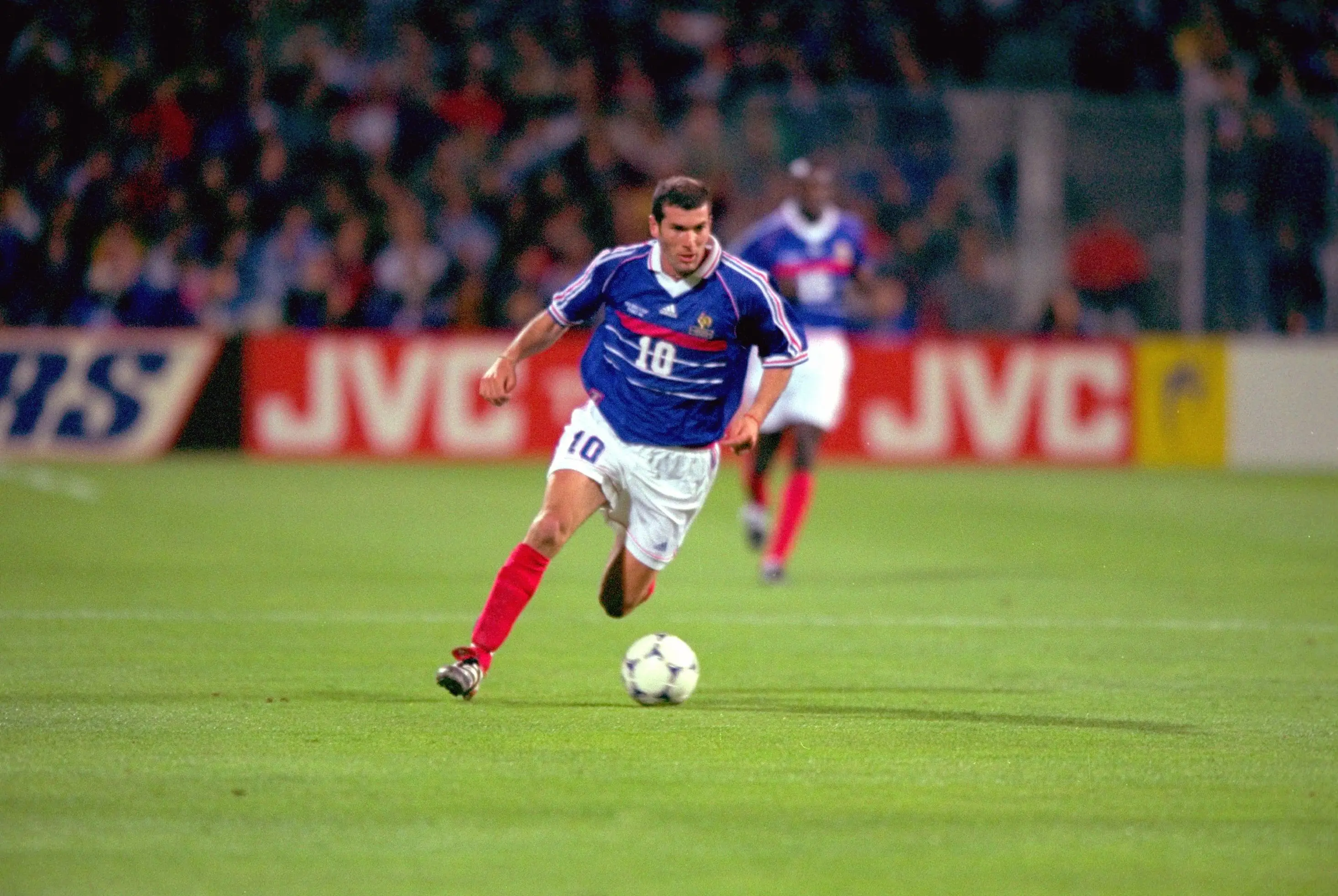 Zinedine Zidane at the 1998 World Cup. Image: Bob Martin / Contributor via Getty