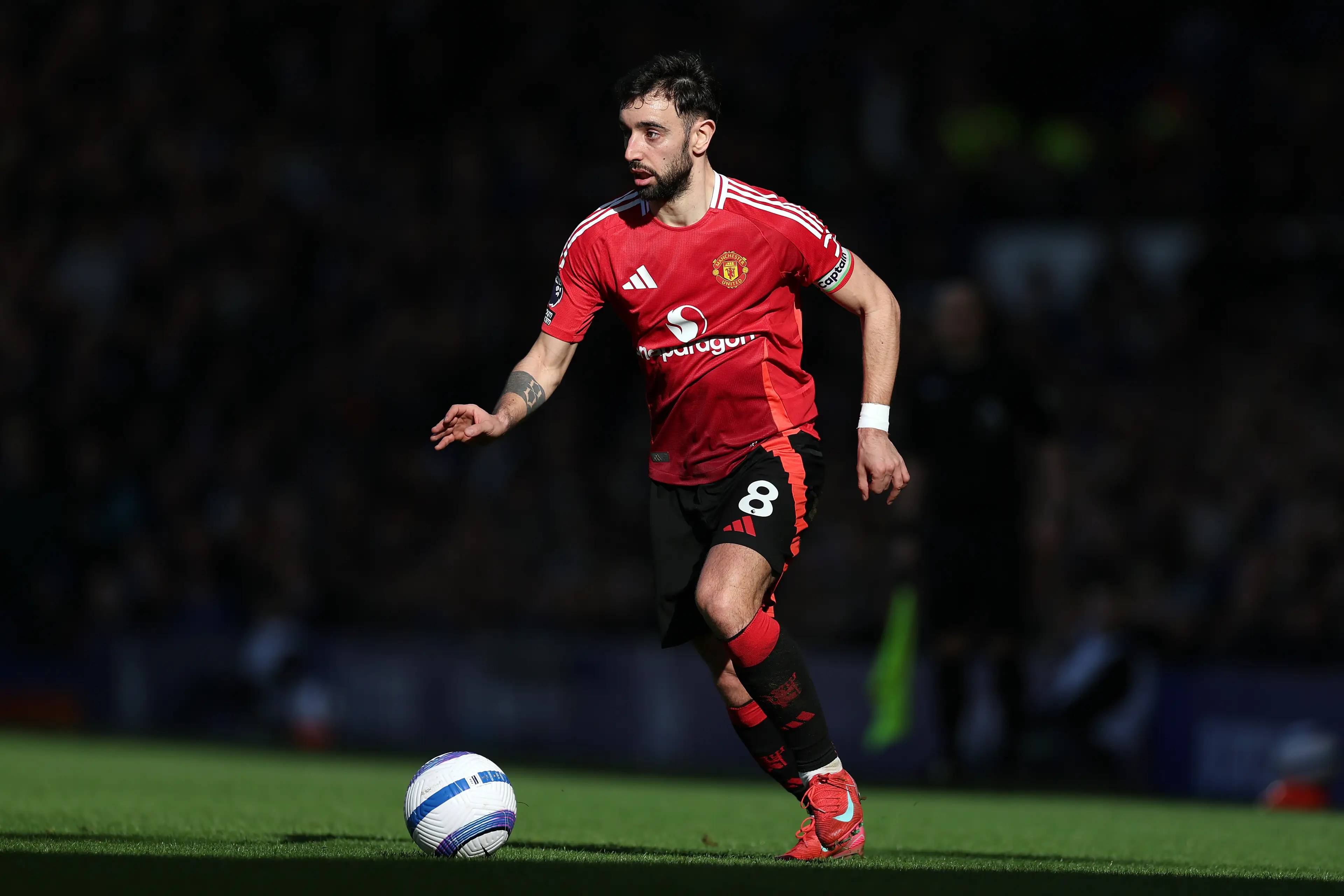 Bruno Fernandes scored as Manchester United came from 2-0 down to draw against Everton. Image: Getty