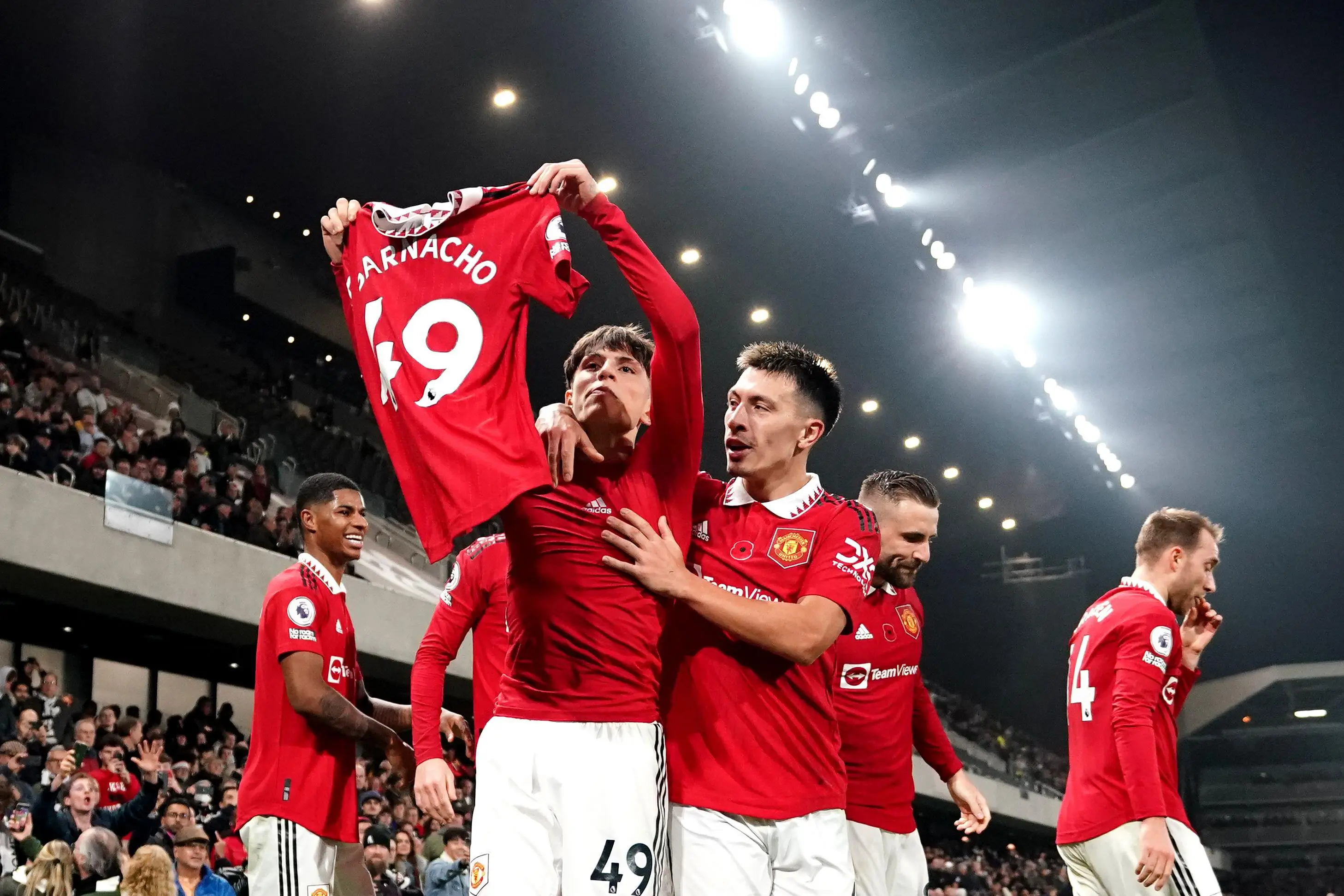 Garnacho celebrates his goal versus Fulham. (Image