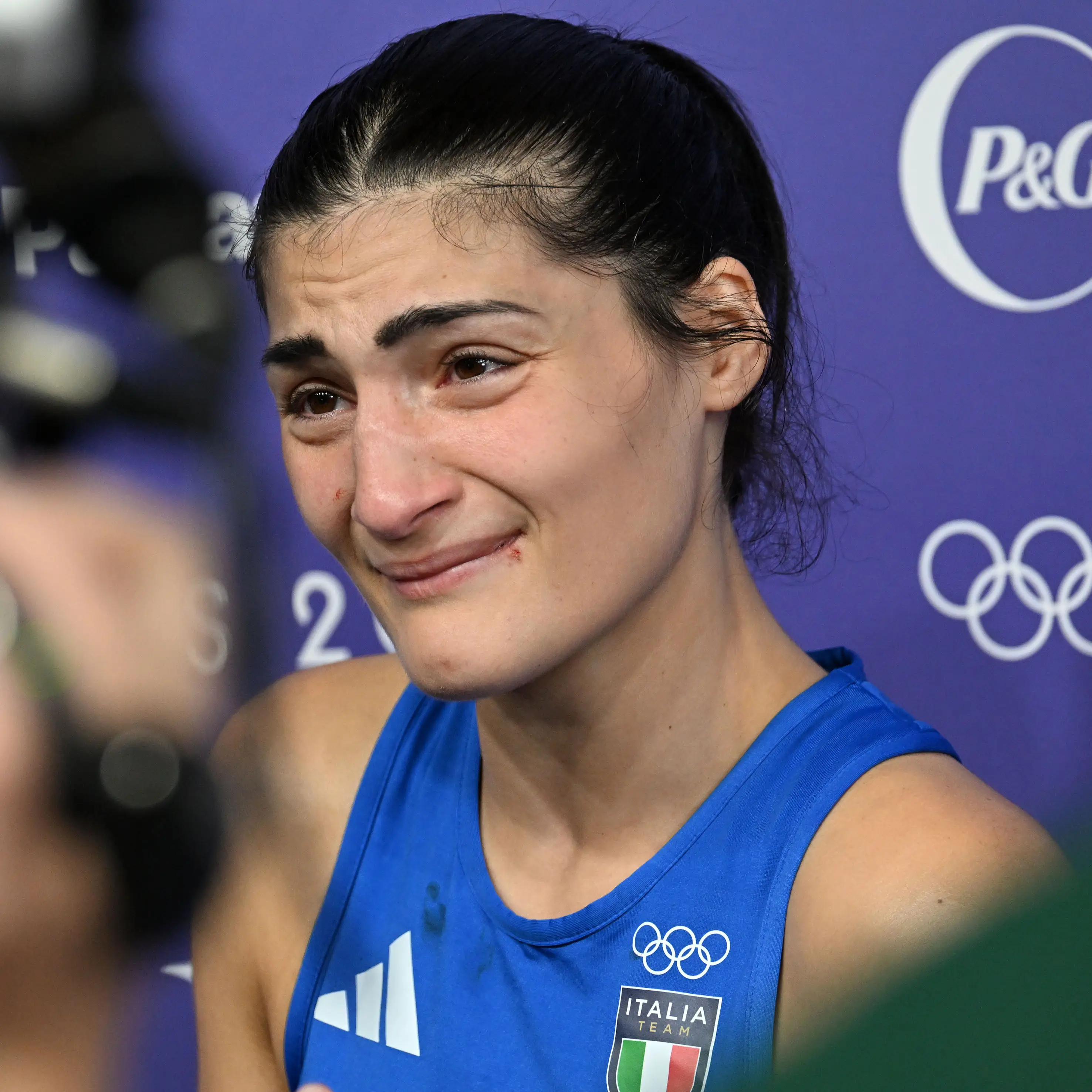 Angela Carini was in tears after the defeat (Getty)