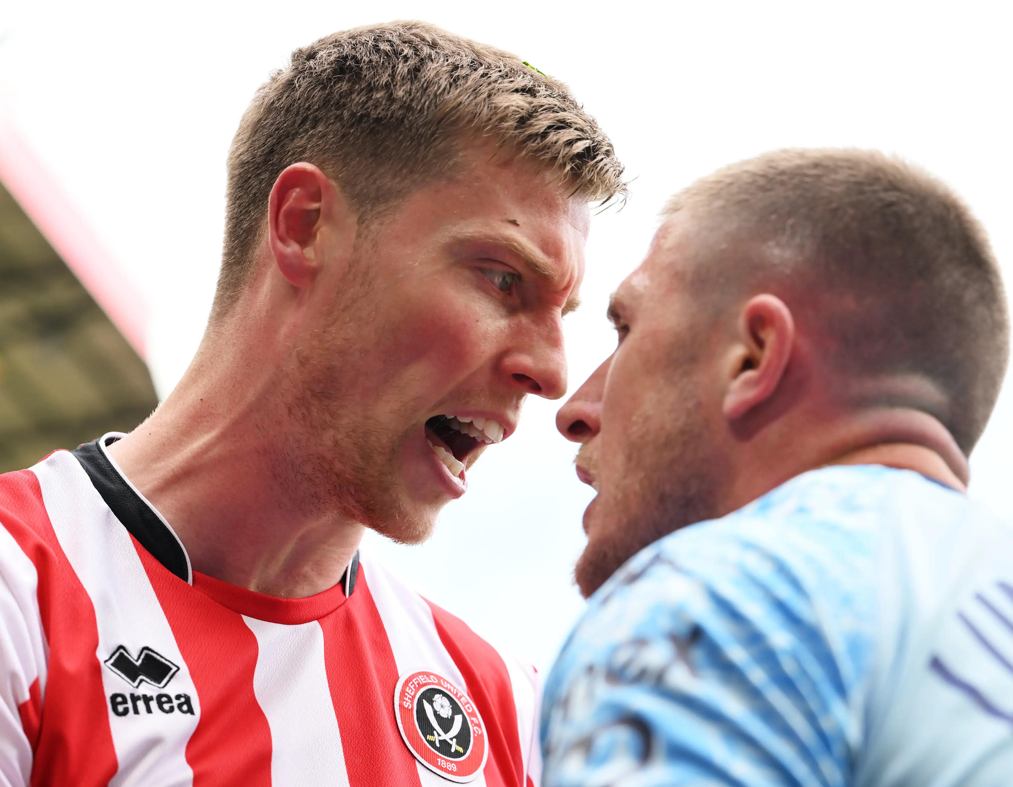 Mark McGuinness of Sheffield United clashes with John Lundstram of Hull City during the Sky Bet Championship match between Sheffield United and Hull City (Getty Images)