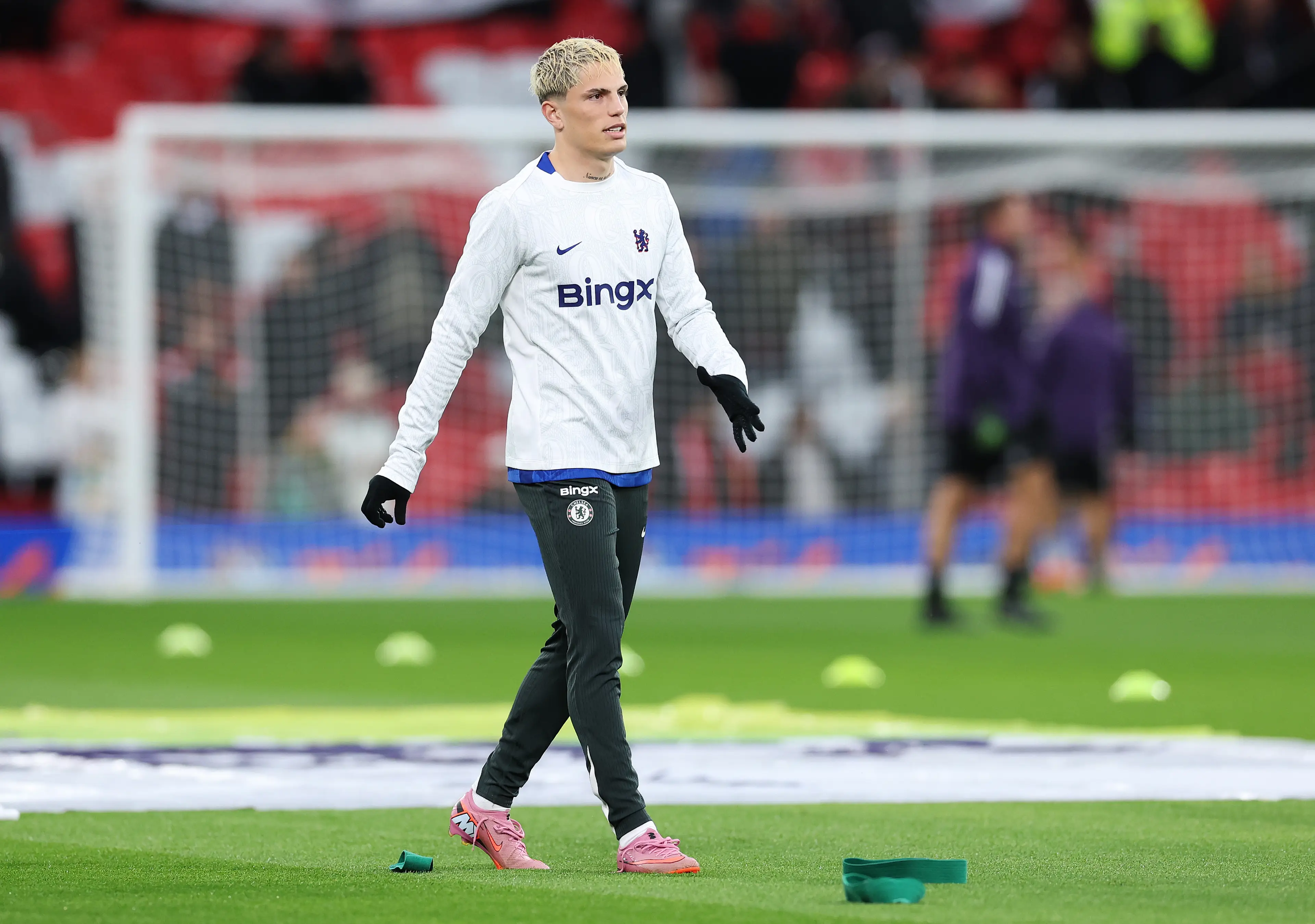 Alejandro Garnacho at Old Trafford with Chelsea (credit: getty)