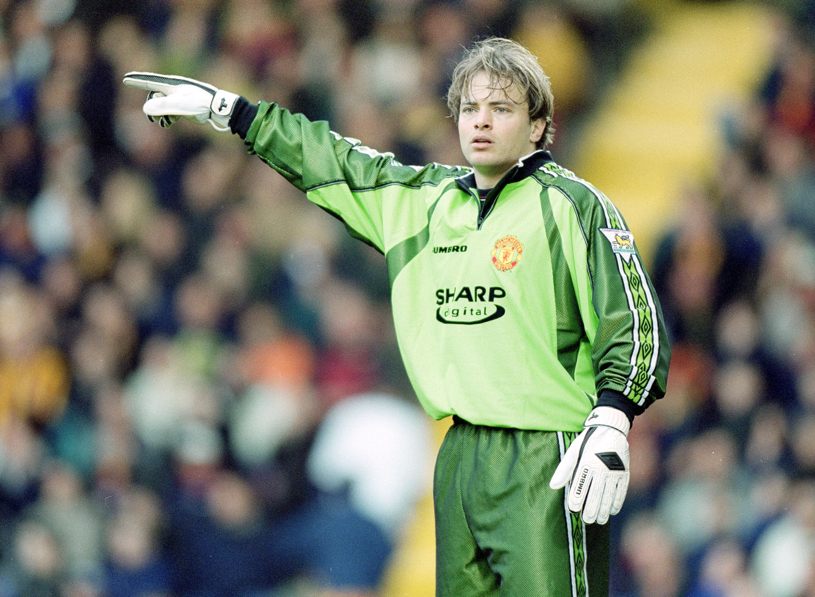 Mark Bosnich playing for Manchester United in 2000- Getty