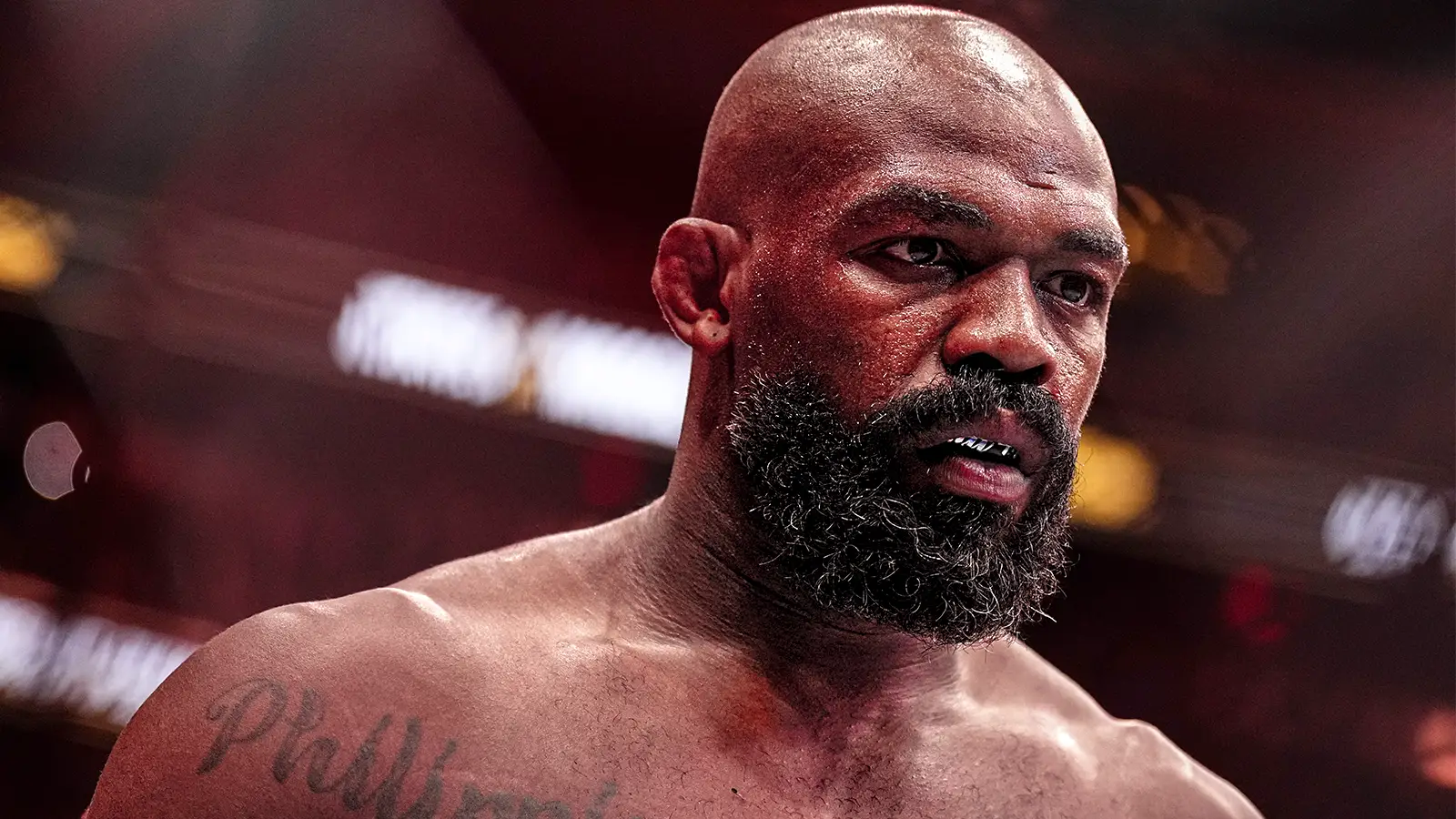 Jon Jones admits he 'cheated' in UFC fight and apologises to opponent