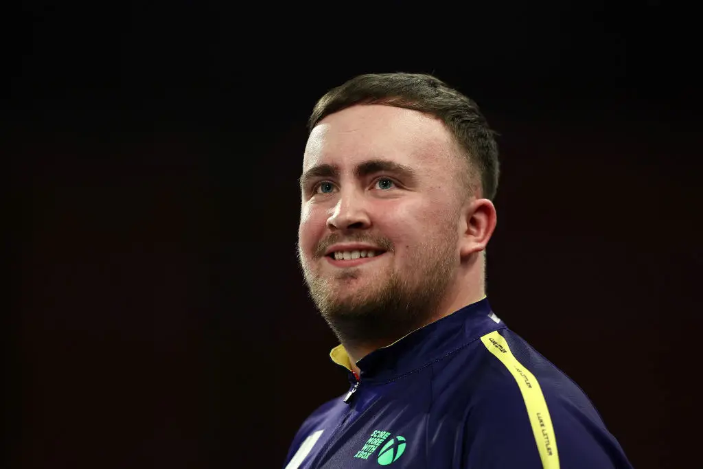 Luke Littler will compete against Stephen Bunting this evening (Credit:Getty)