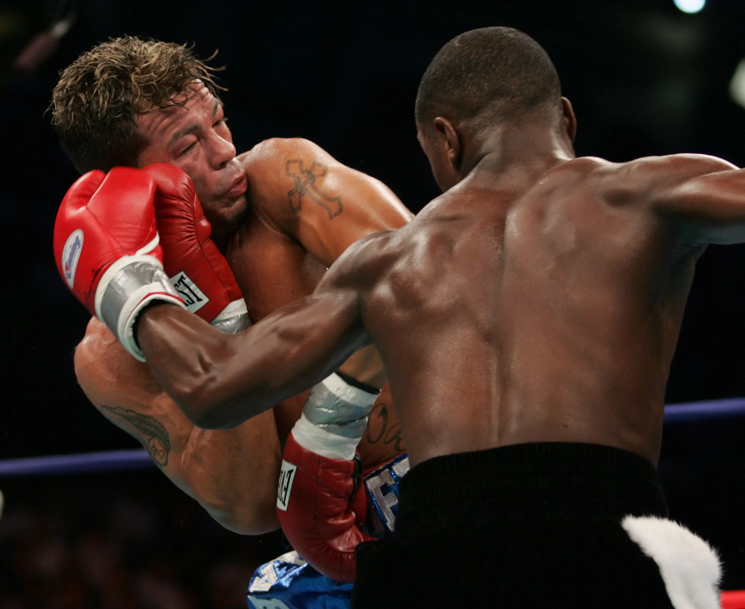 Arturo Gatti and Floyd Mayweather in 2005. Image: Ed Mulholland / Contributor via Getty