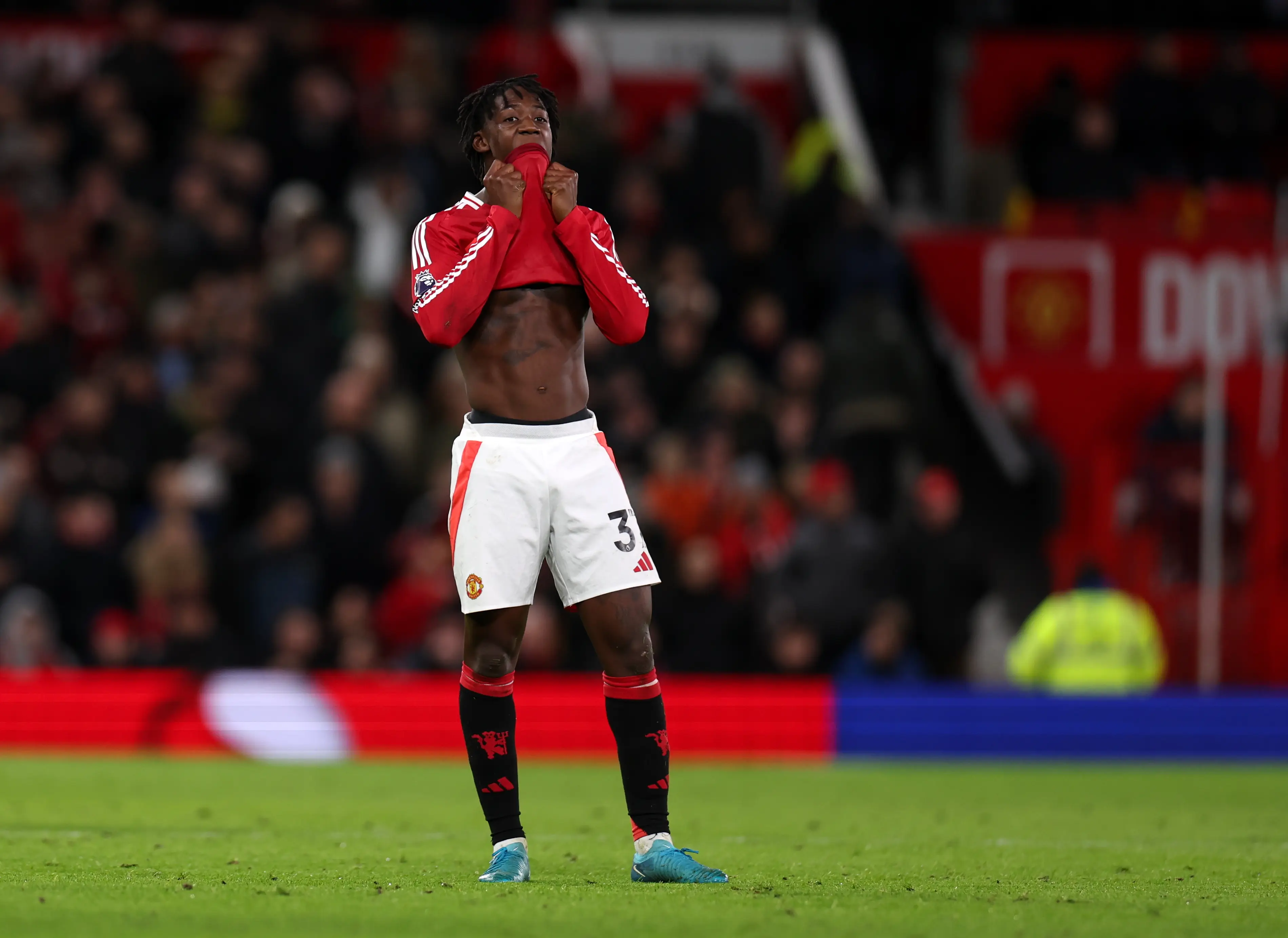 Chelsea are monitoring Mainoo's situation. Image: Getty