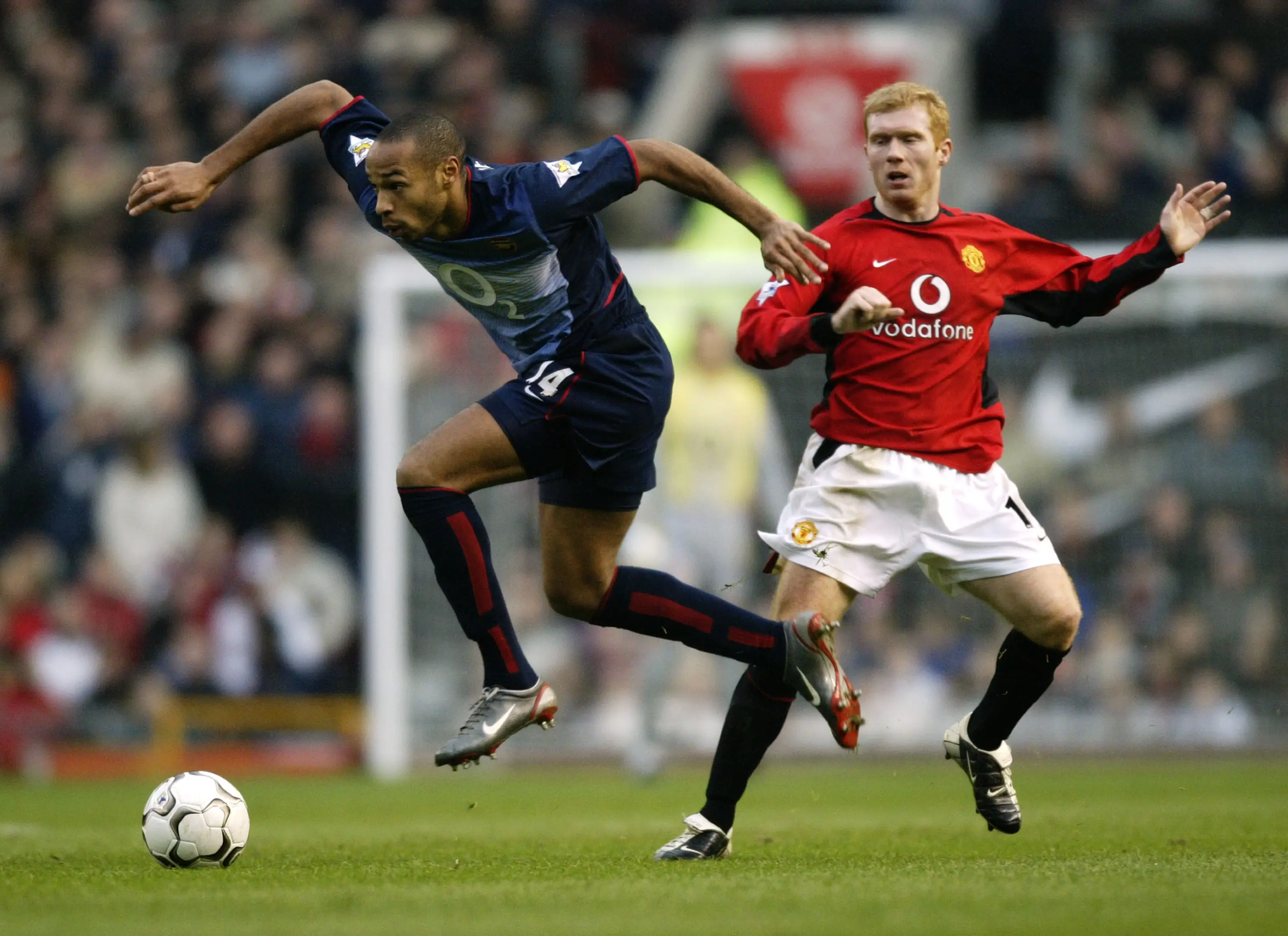 Thierry Henry picked Paul Scholes as the Premier League's greatest-ever midfielder. Image: Getty