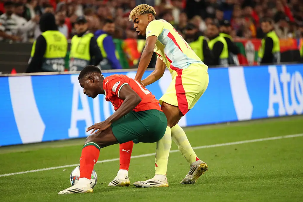 Lamine Yamal struggled against PSG's Nuno Mendes. (Image: Getty)