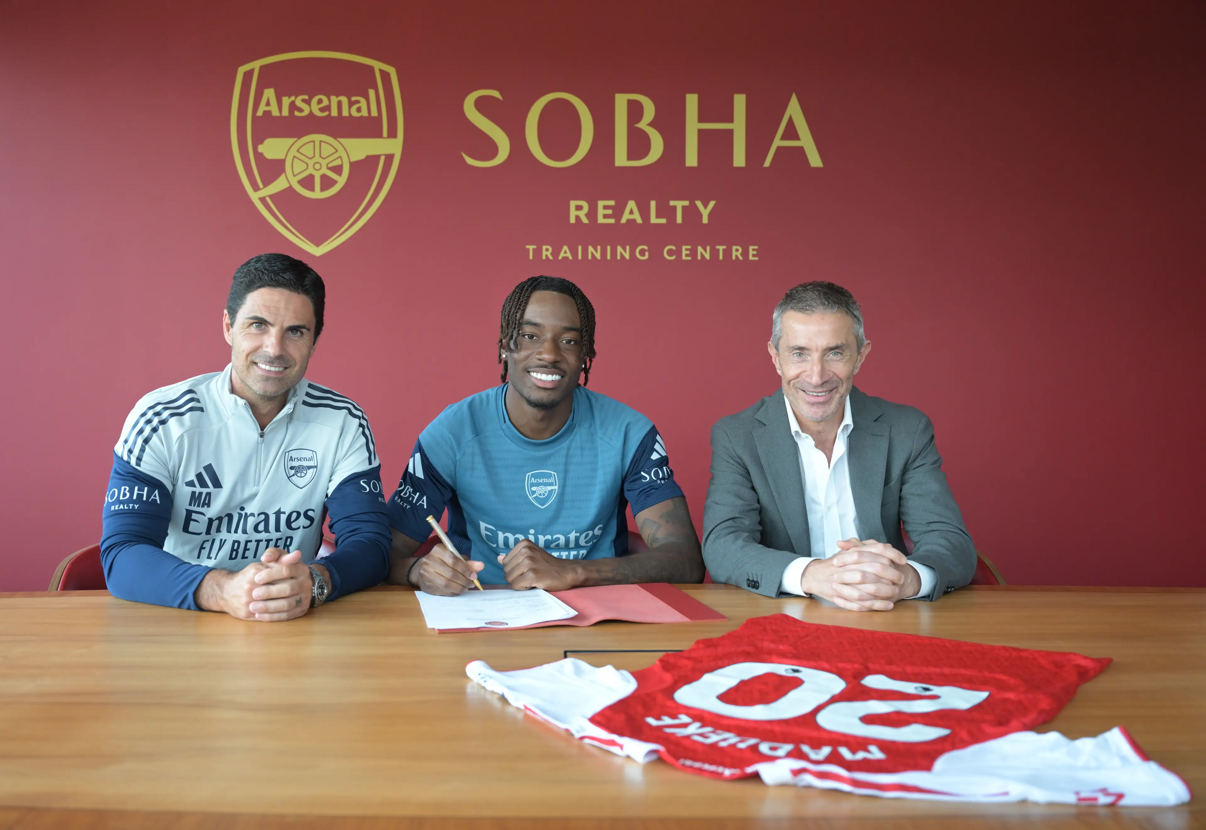 Noni Madueke completed his transfer to Arsenal (Image: Getty)