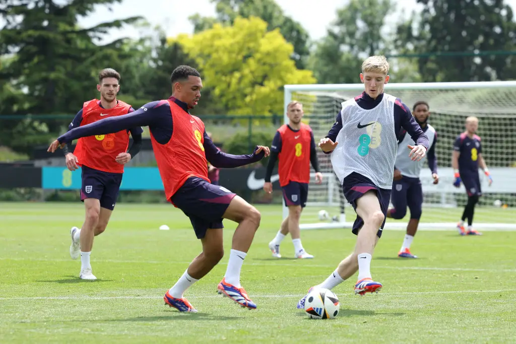 Trent Alexander-Arnold and Anthony Gordon pictured at a Euro 2024 training camp -