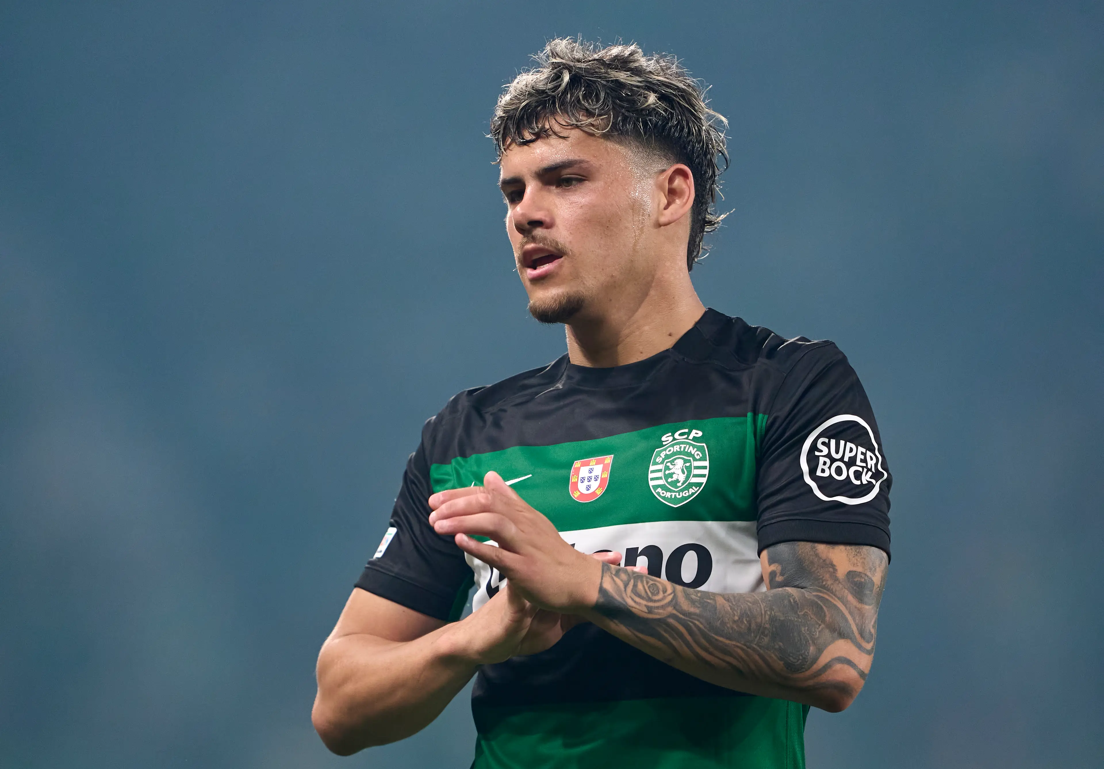 Maxi Araujo is action for Sporting CP. Image