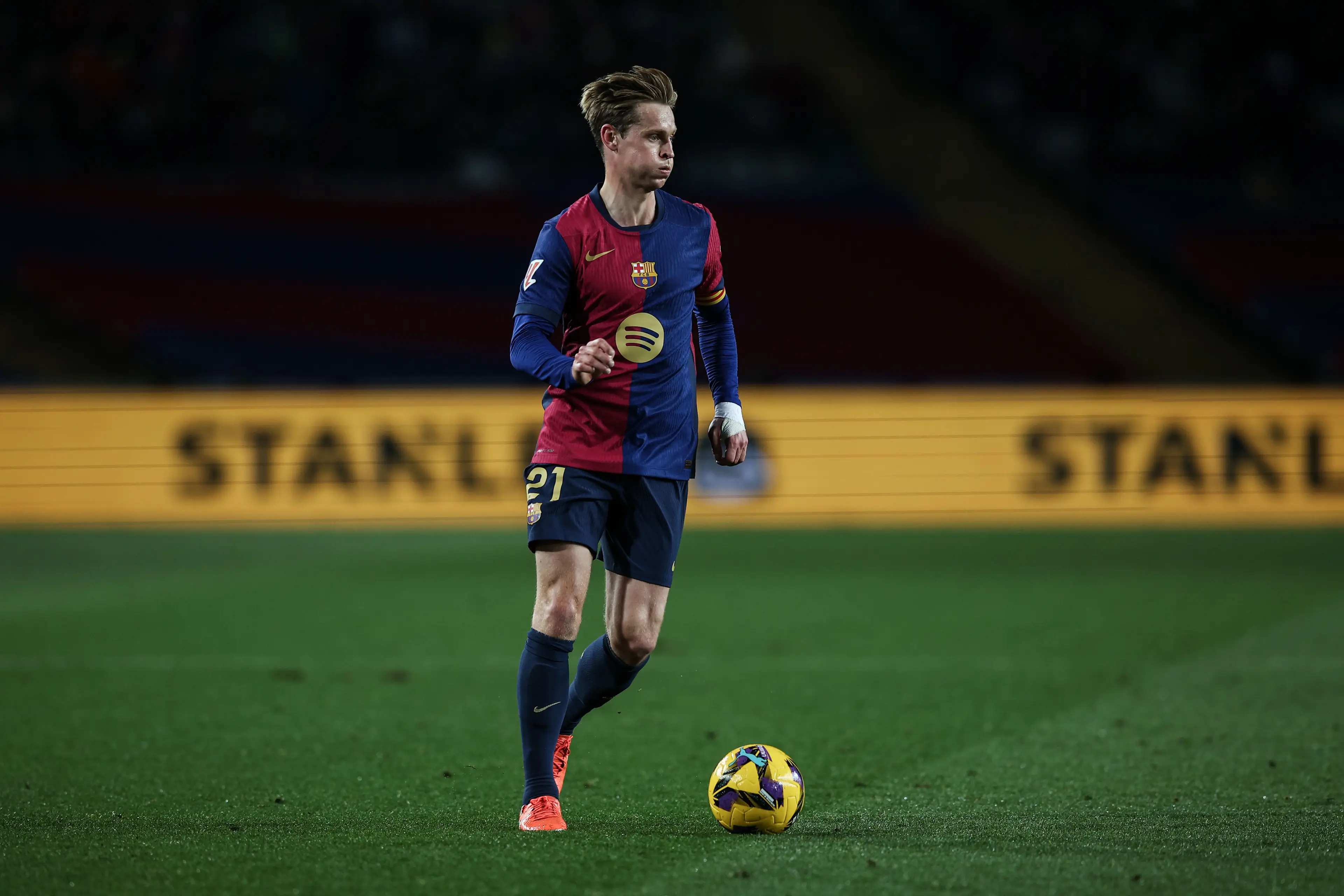 Frenkie De Jong has struggled for minutes at Barcelona this season (Getty)