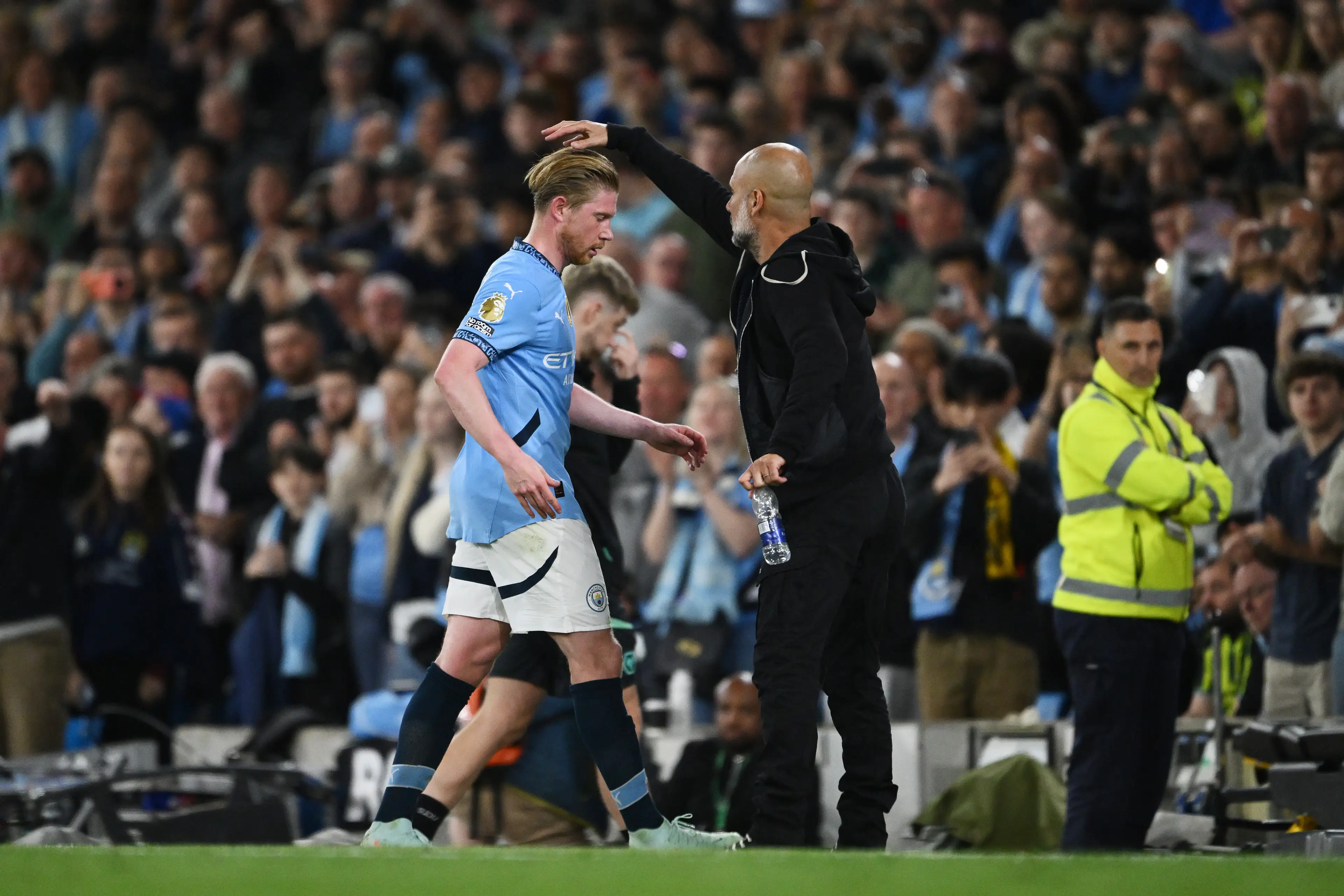 Pep Guardiola and Kevin De Bruyne. (Image: Getty)
