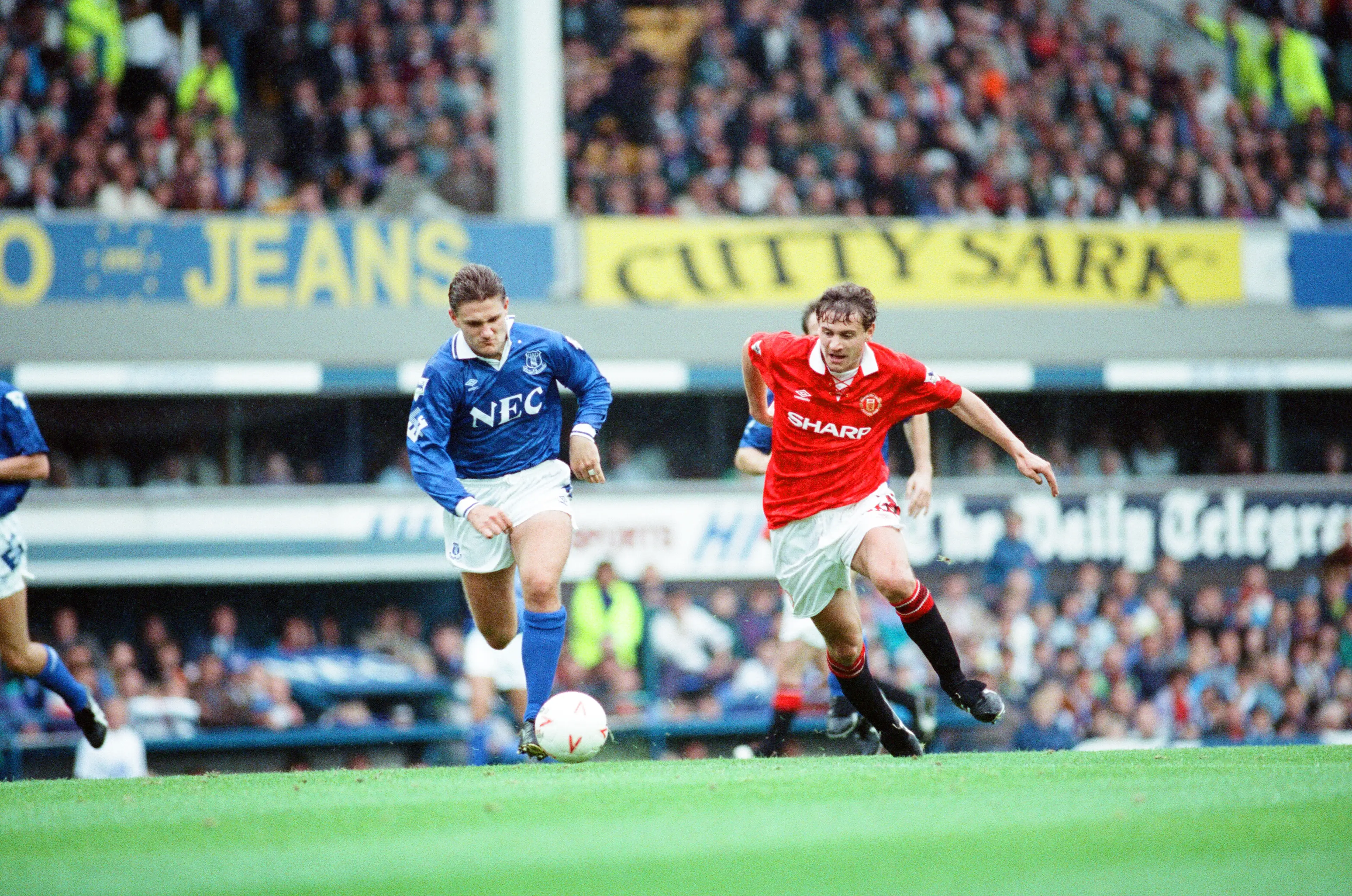 Andrei Kanchelskis for Manchester United. Image: Mirrorpix / Contributor via Getty