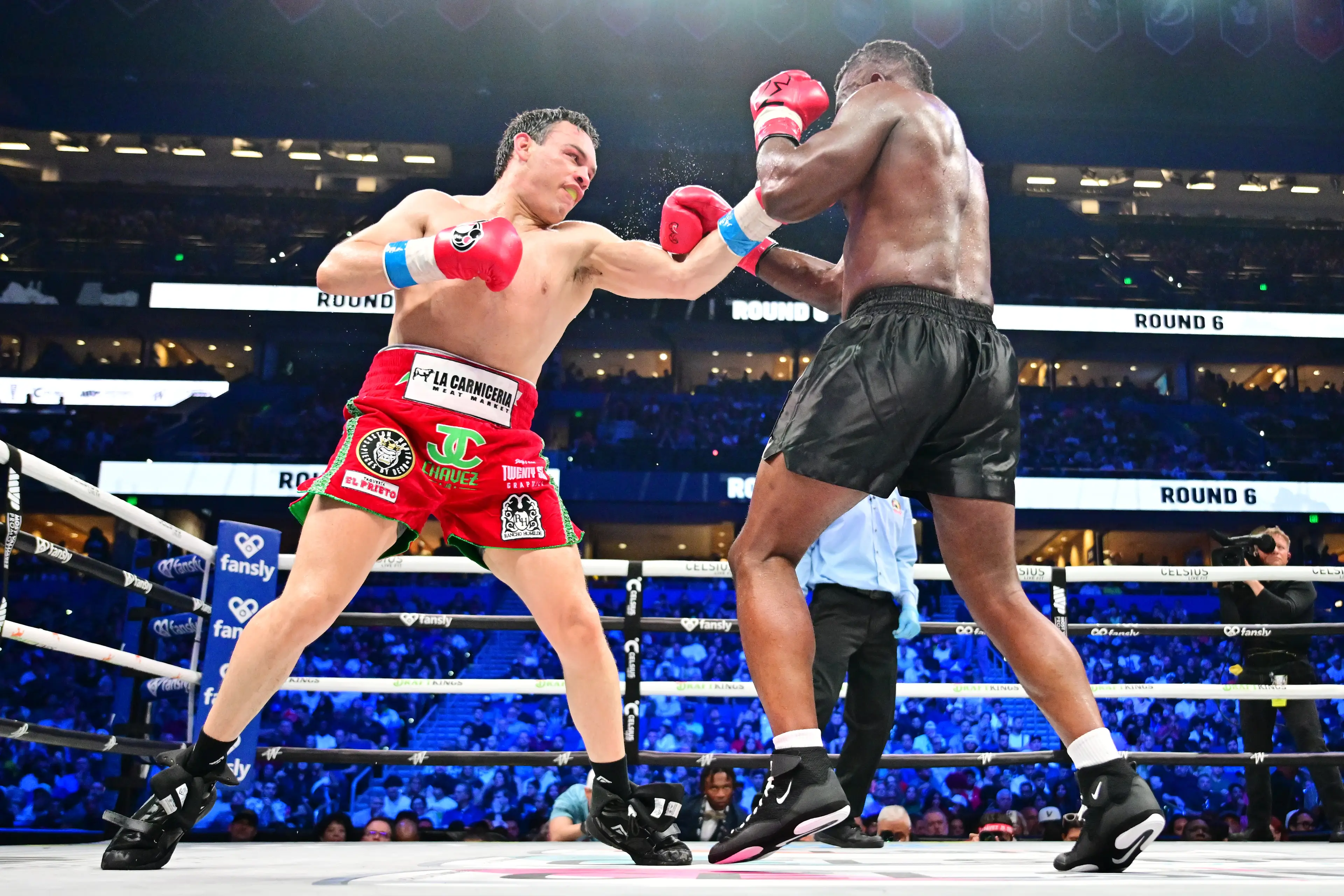 Julio Chavez Jr. during his bout against Uriah Hall. Image: Getty 