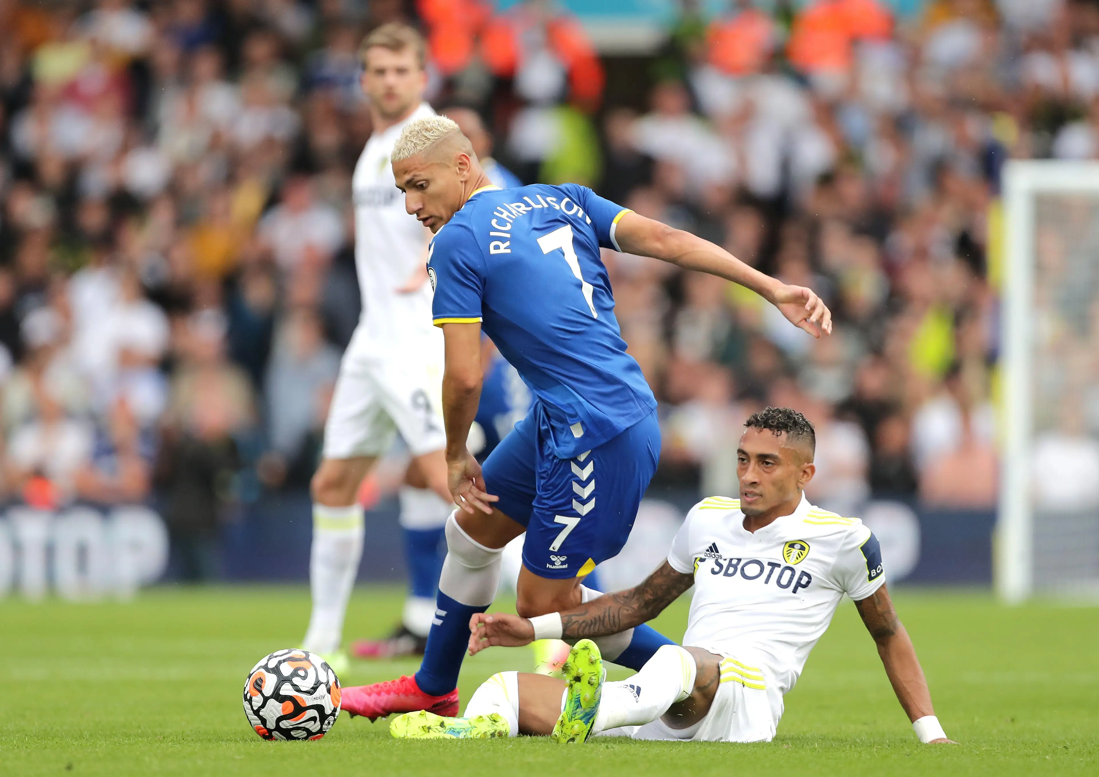 Richarlison and Raphinha face off. (Alamy)