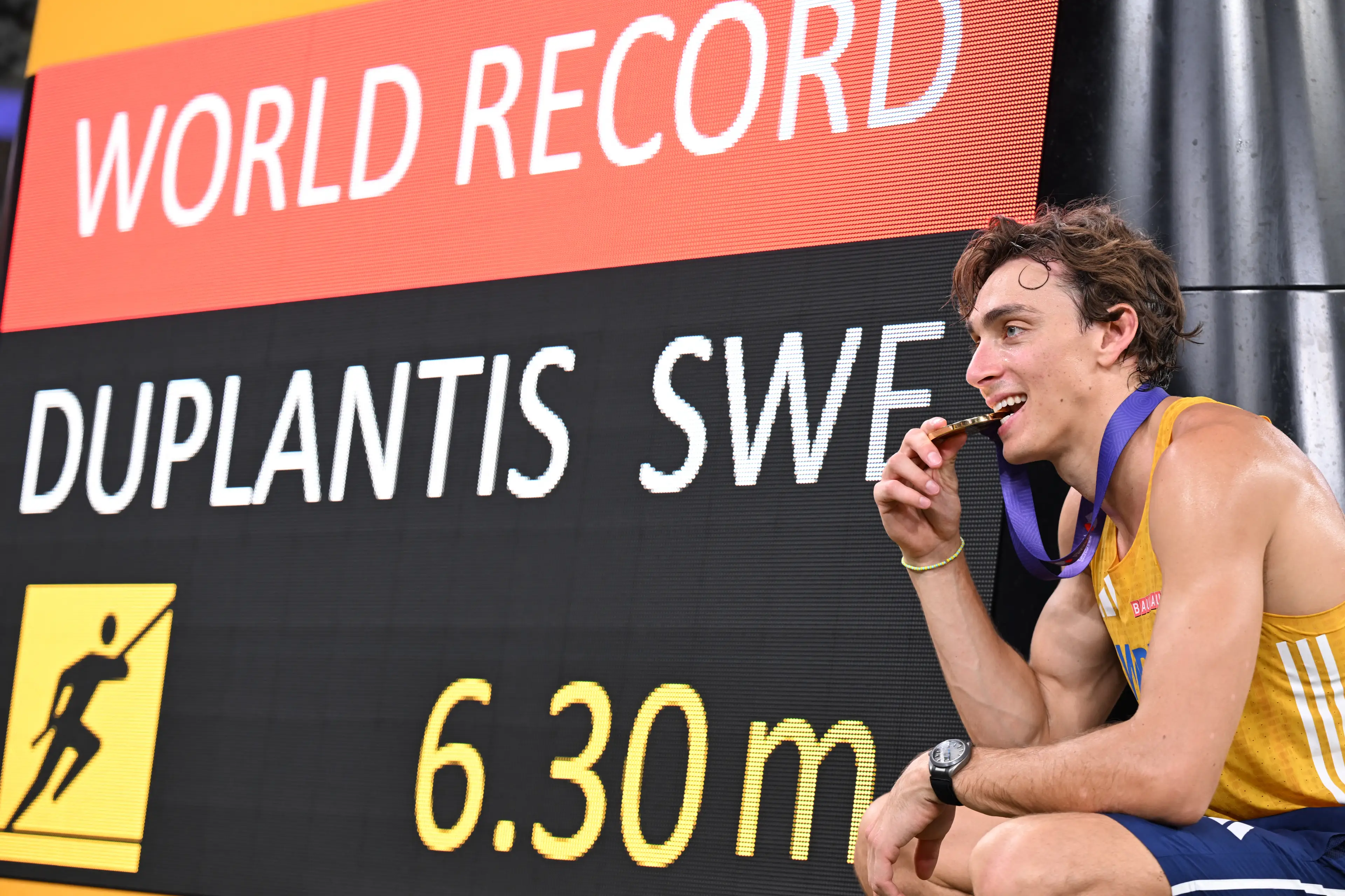 Armand Duplantis set a new world record at the 2025 World Athletics Championships. Image: Getty 