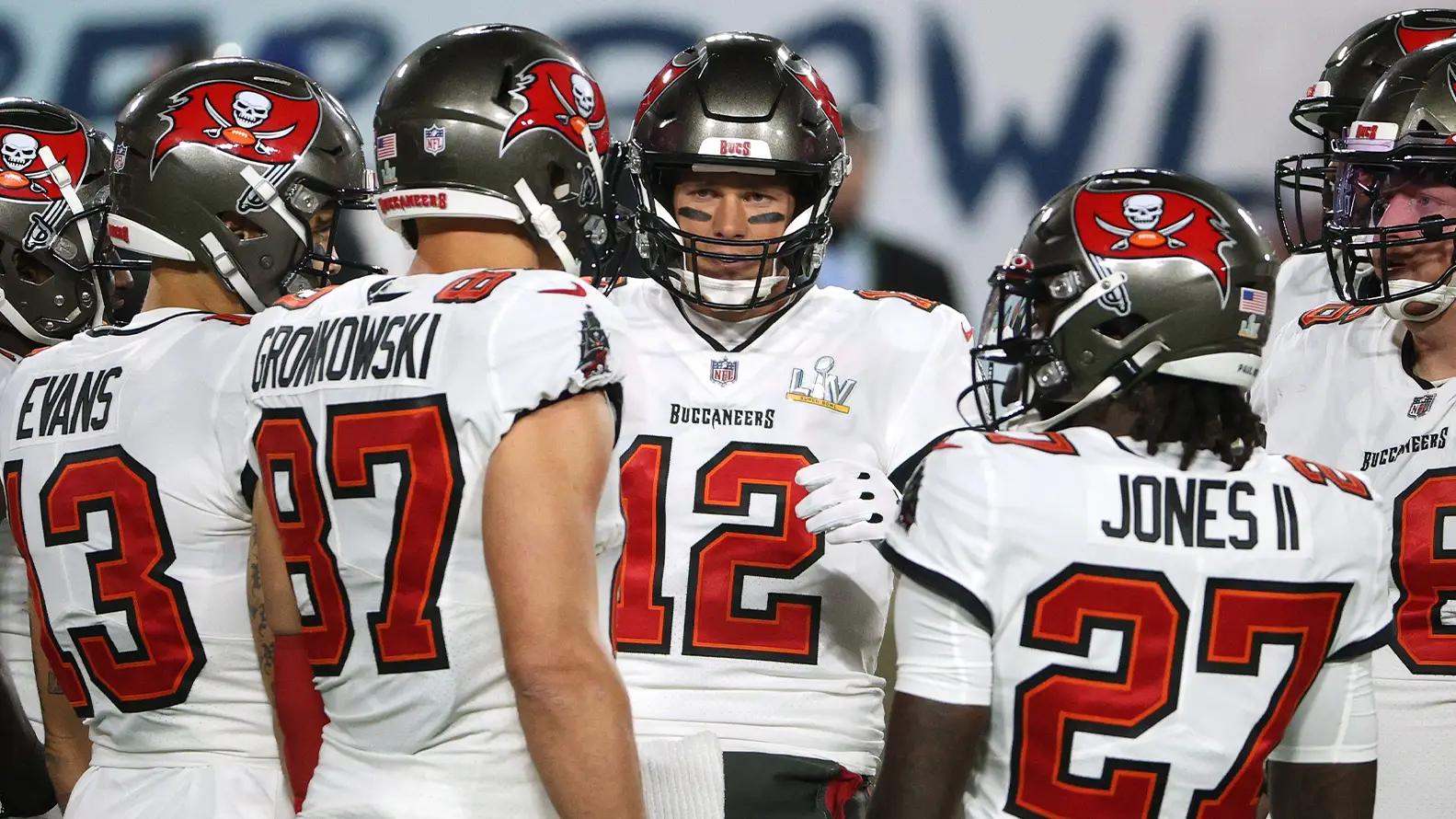 Ex-NFL Star Who Signed One-Day Contract Hasn't Spent Any of His Earnings