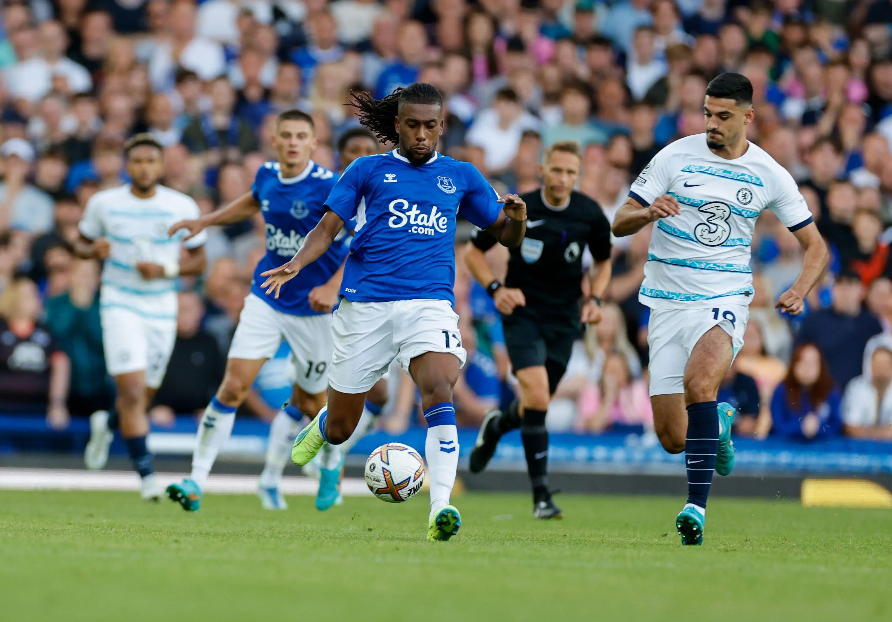 Armando Broja in Premier League action against Everton. (Alamy)