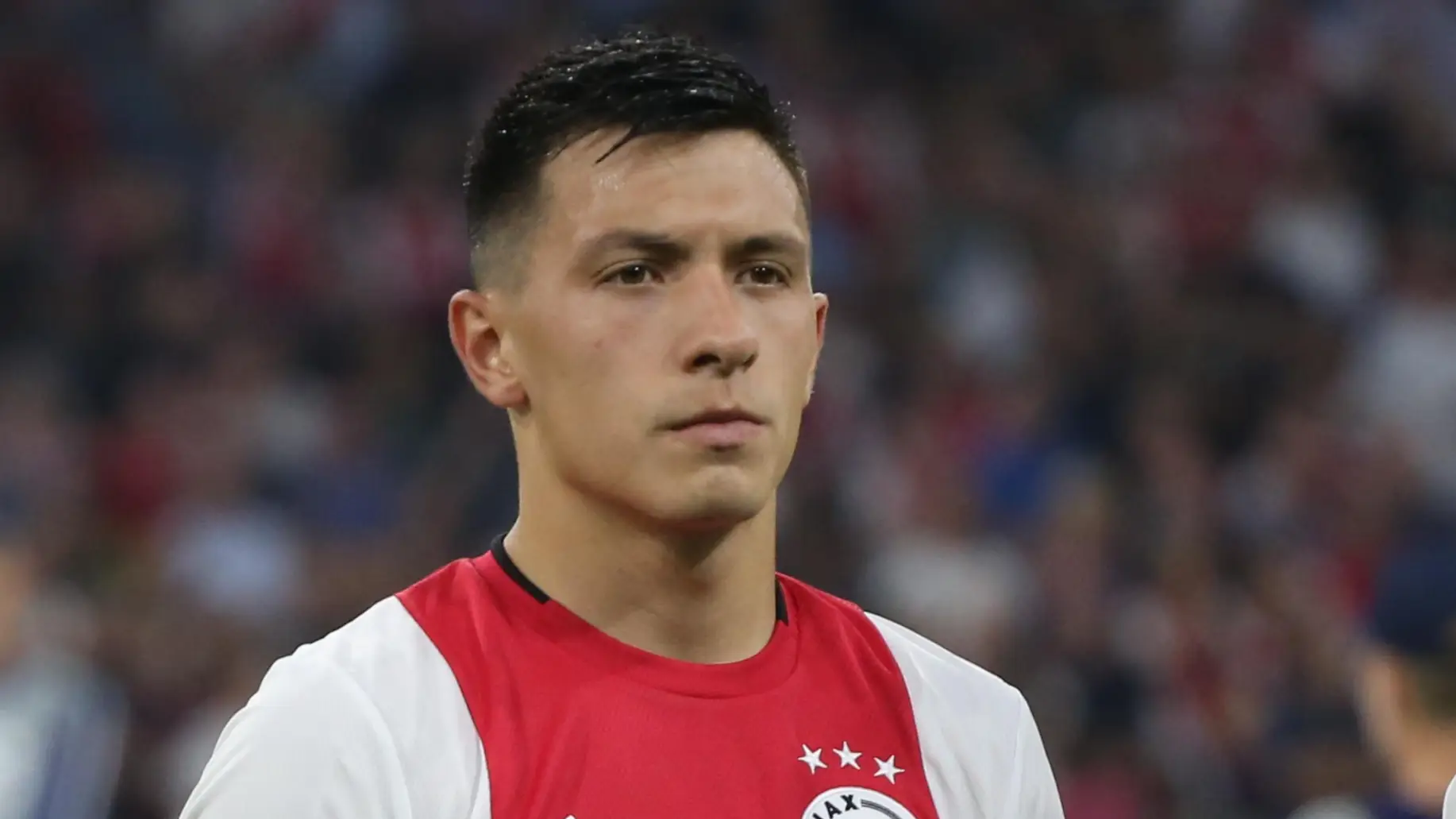 Analysing How Lisandro Martinez Could Help Solve Manchester United's Midfield Problem