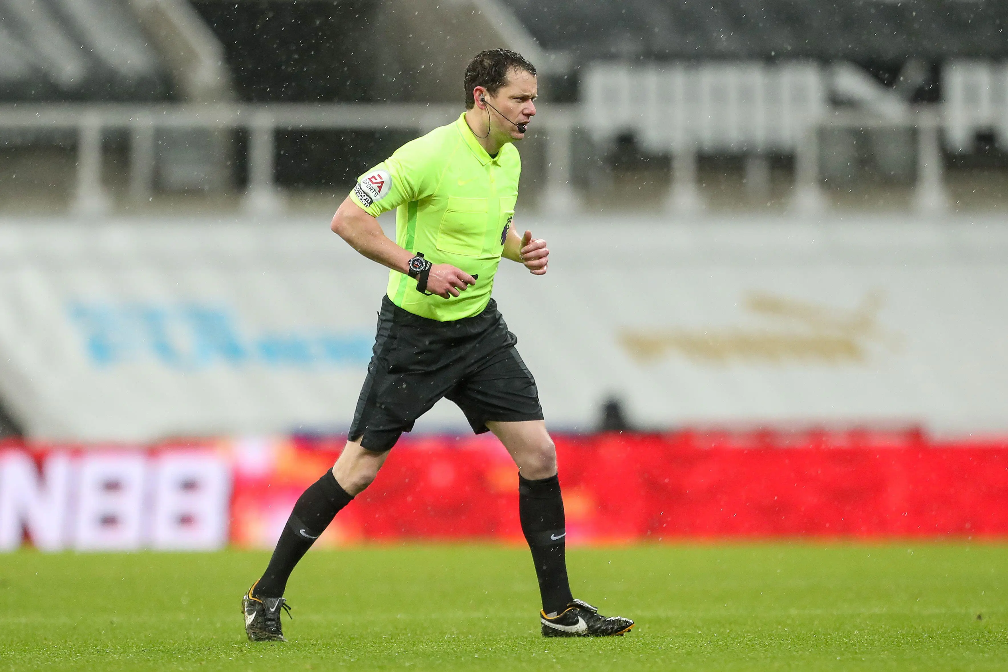 Referee Darren England (MI News & SportsAlamy)