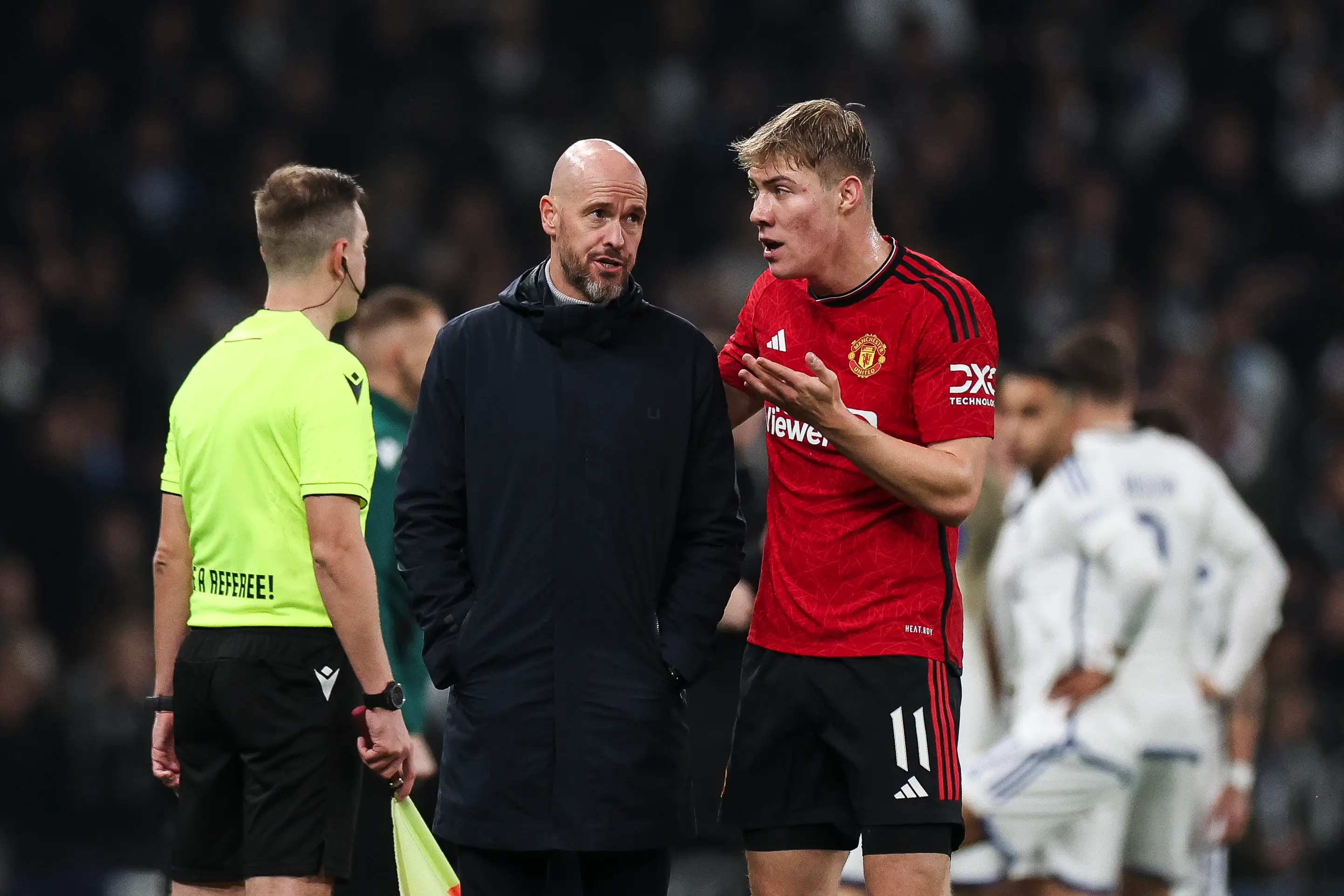 Ten Hag chats to Rasmus Hojlund during a 4-3 defeat to Copenhagen earlier this week. (Image