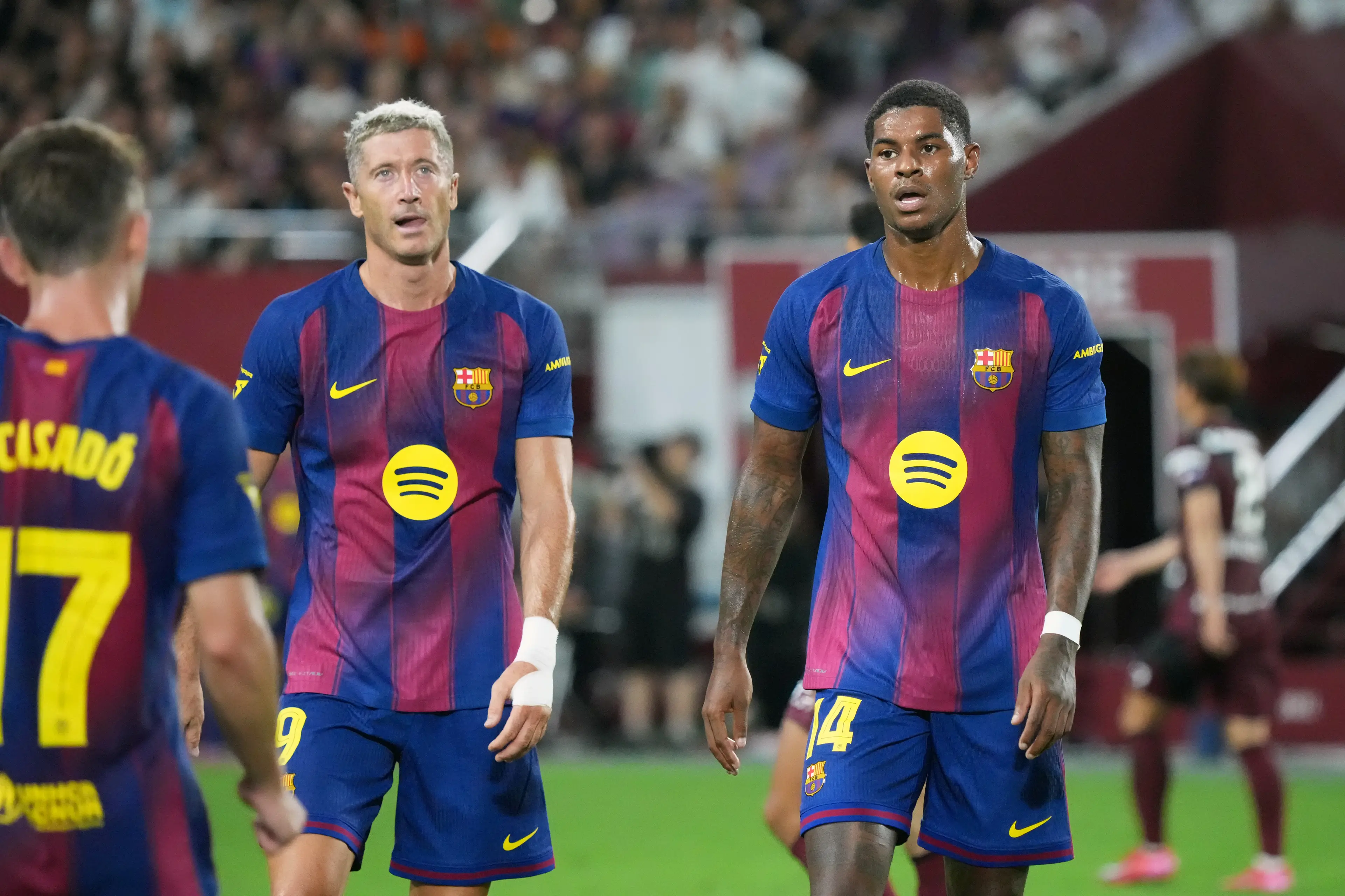 Robert Lewandowski and Marcus Rashford (Image: Koji Watanabe / Contributor via Getty)