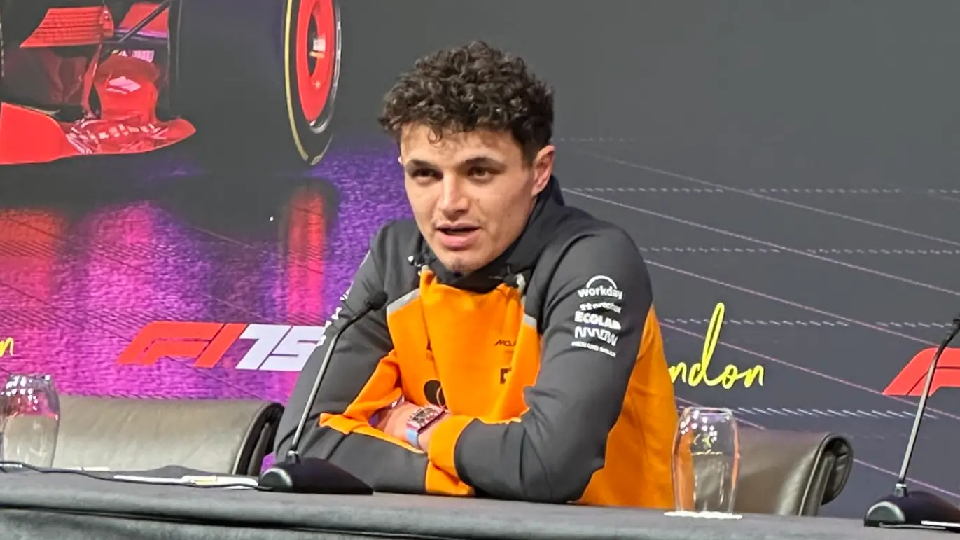 Lando Norris fires warning to Max Verstappen as he makes bold 'favourite' claim about 2025 F1 title