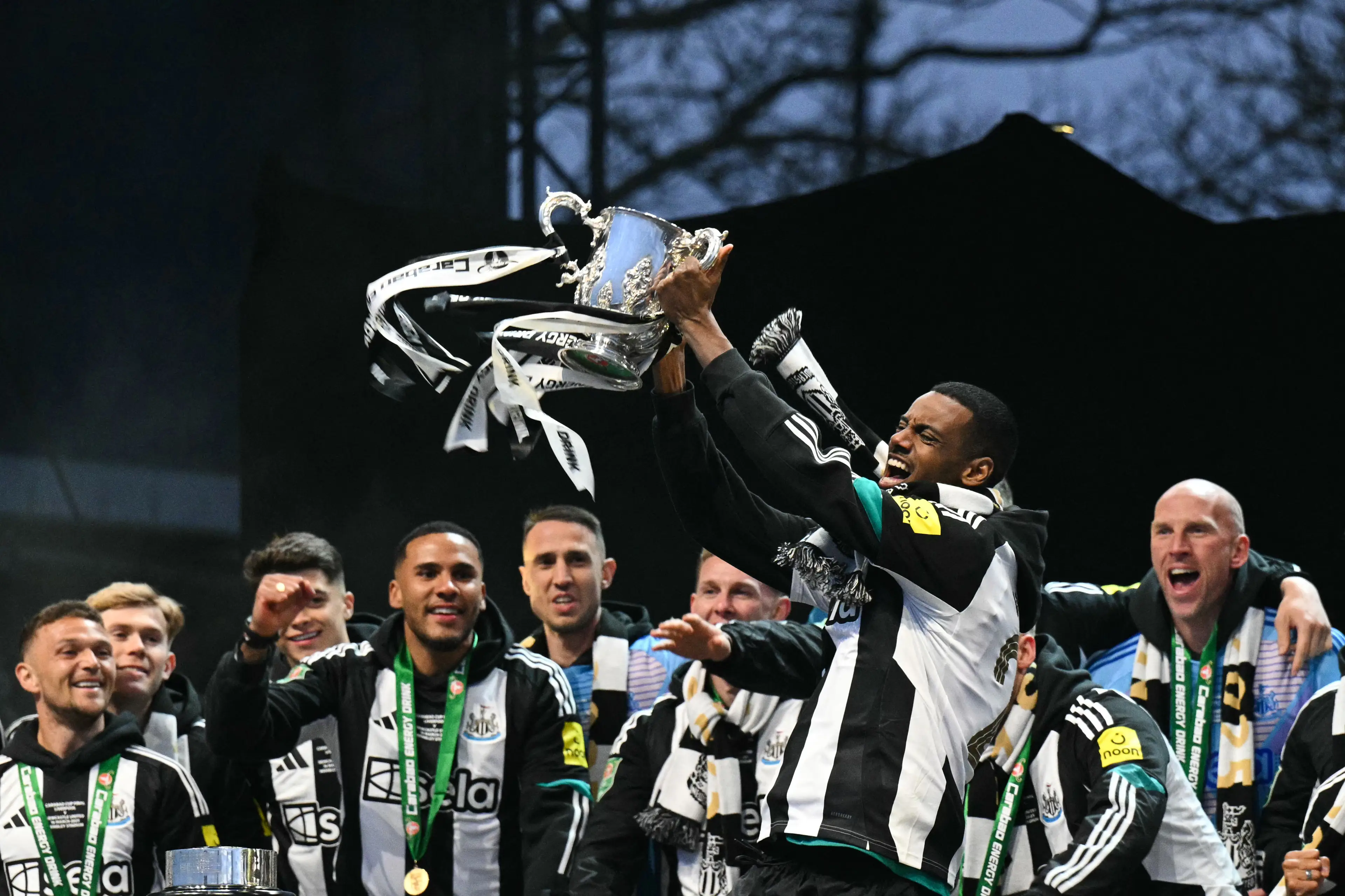 Alexander Isak won the Carabao Cup during his time at Newcastle United. Image: Getty