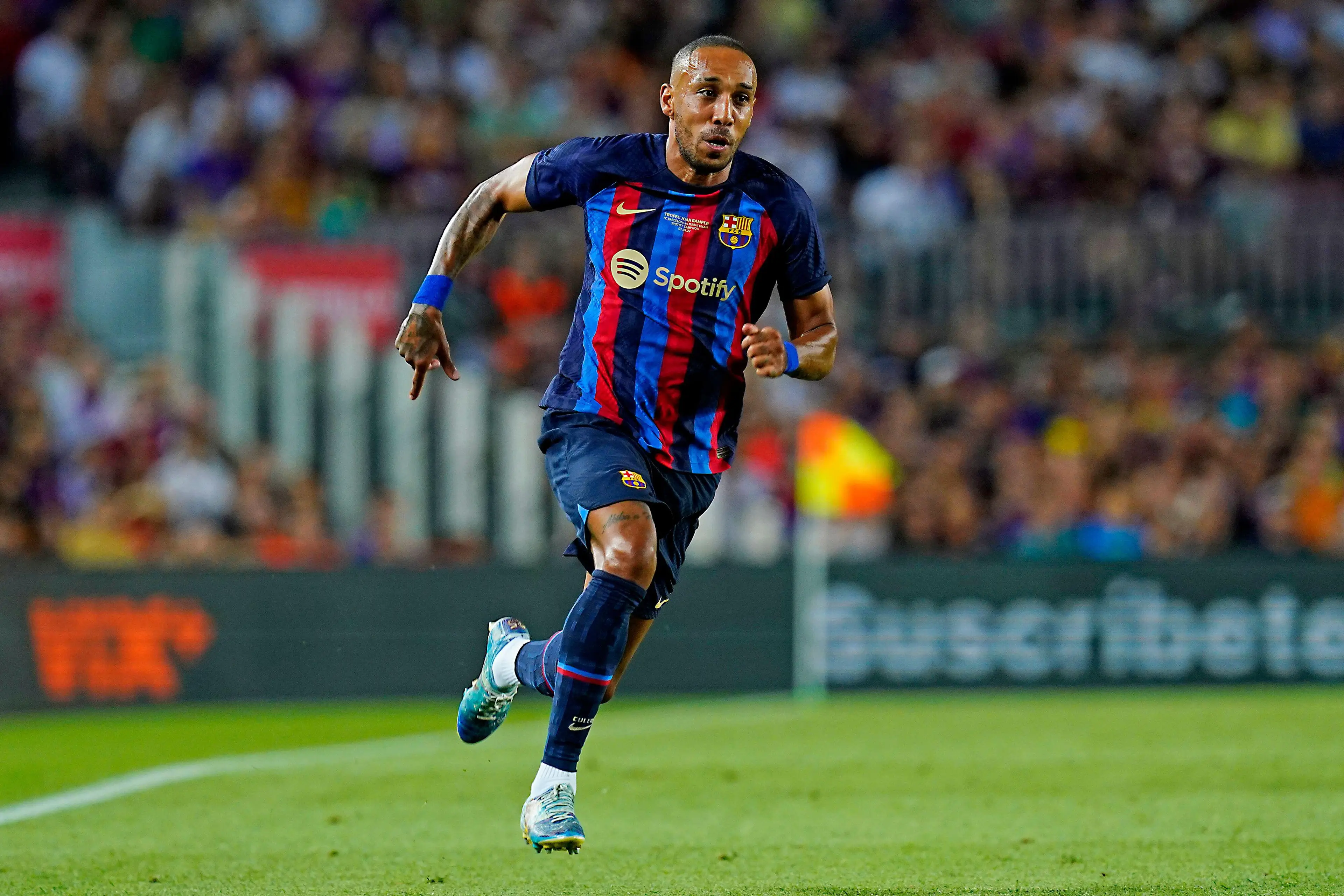 Aubameyang has been Chelsea's priority centre-forward target. (Alamy)