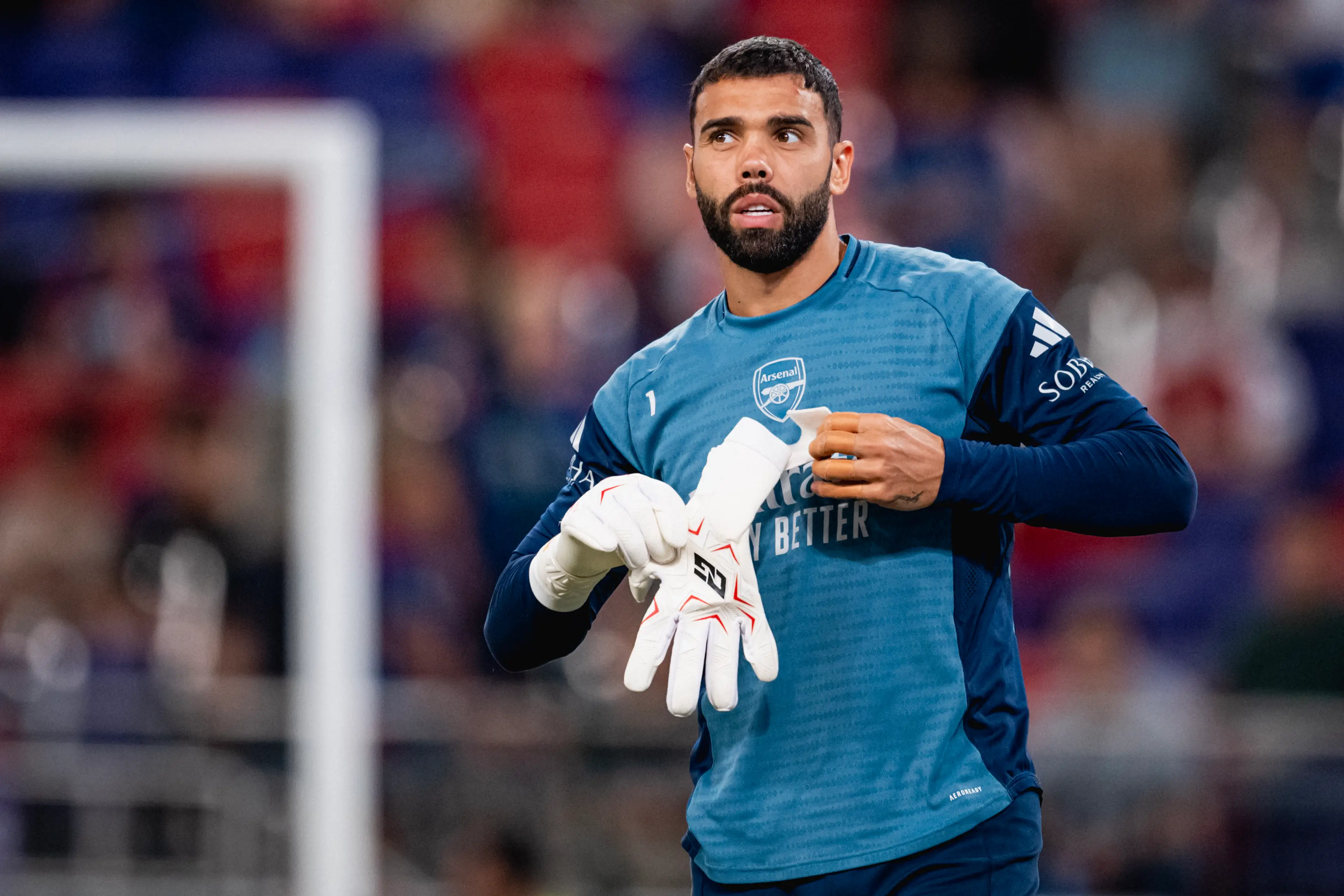 Arsenal goalkeeper David Raya. (Image: VCG / Contributor via Getty)