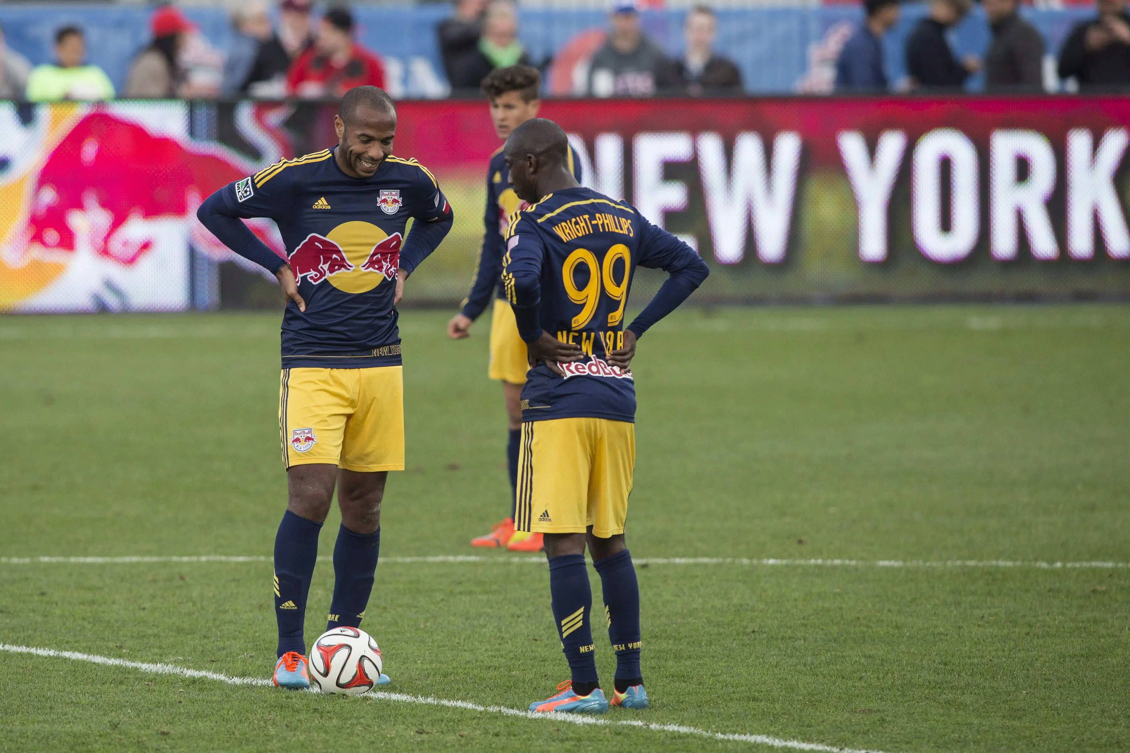 Henry and Bradley Wright-Phillips get ready to kick off for New York Red Bulls. Image: Alamy