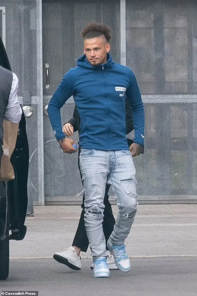 Kalvin Phillips arrives at Manchester City. Cavendish Press / Mail