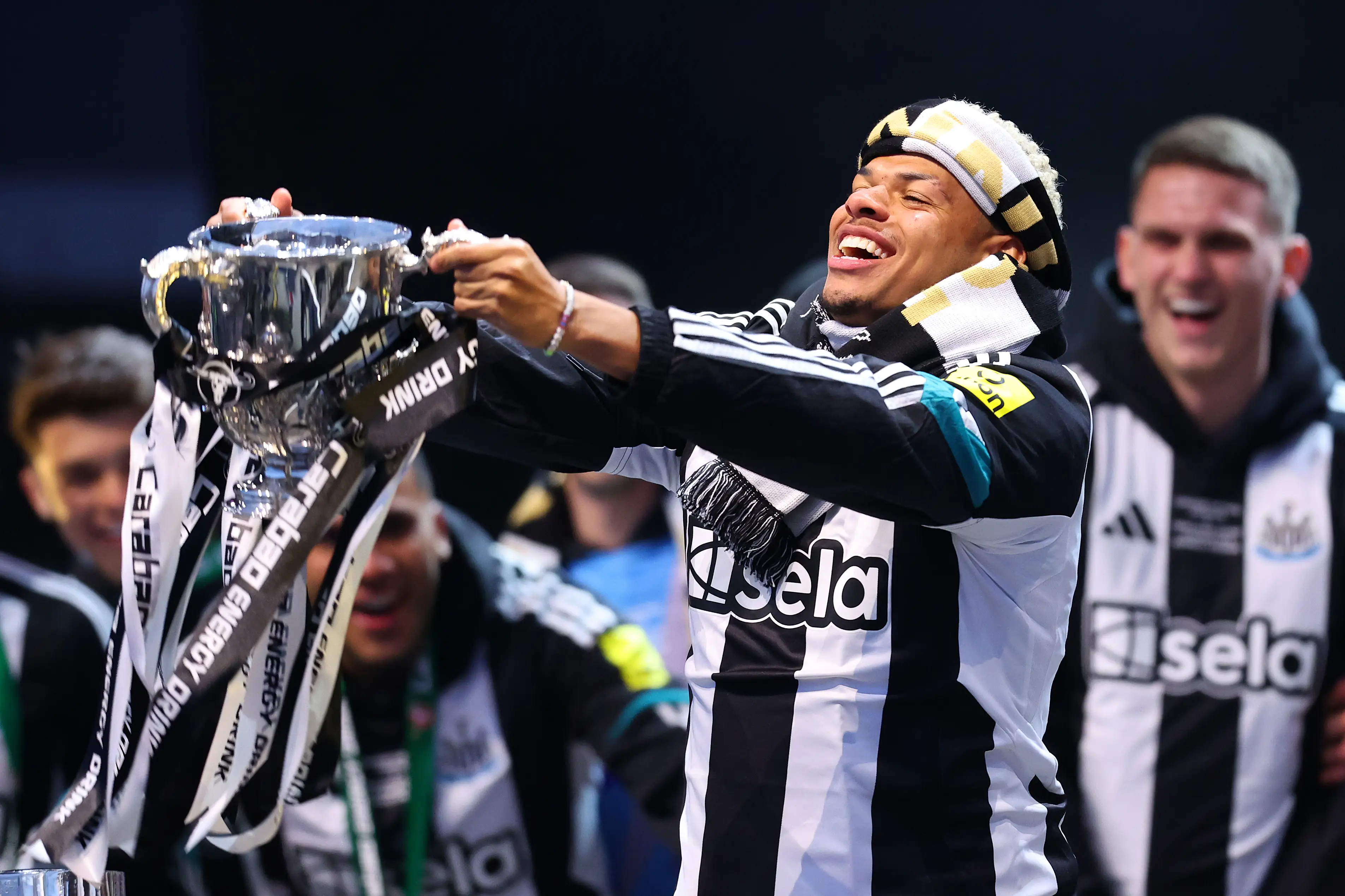 Osula lifts the Carabao Cup trophy. Image credit: Getty
