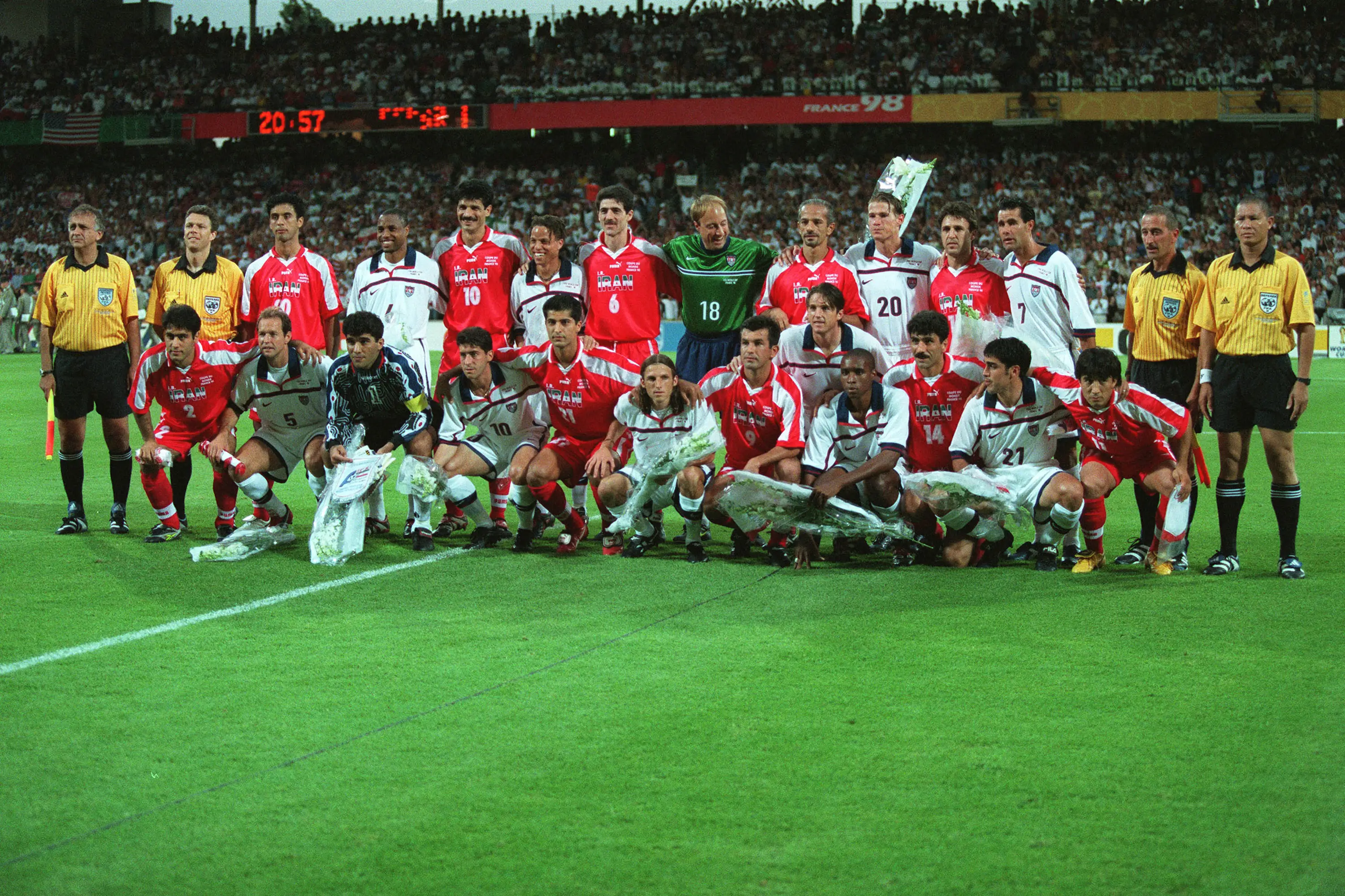 The US and Iran produced a powerful gesture at the 1998 World Cup. Image: Getty