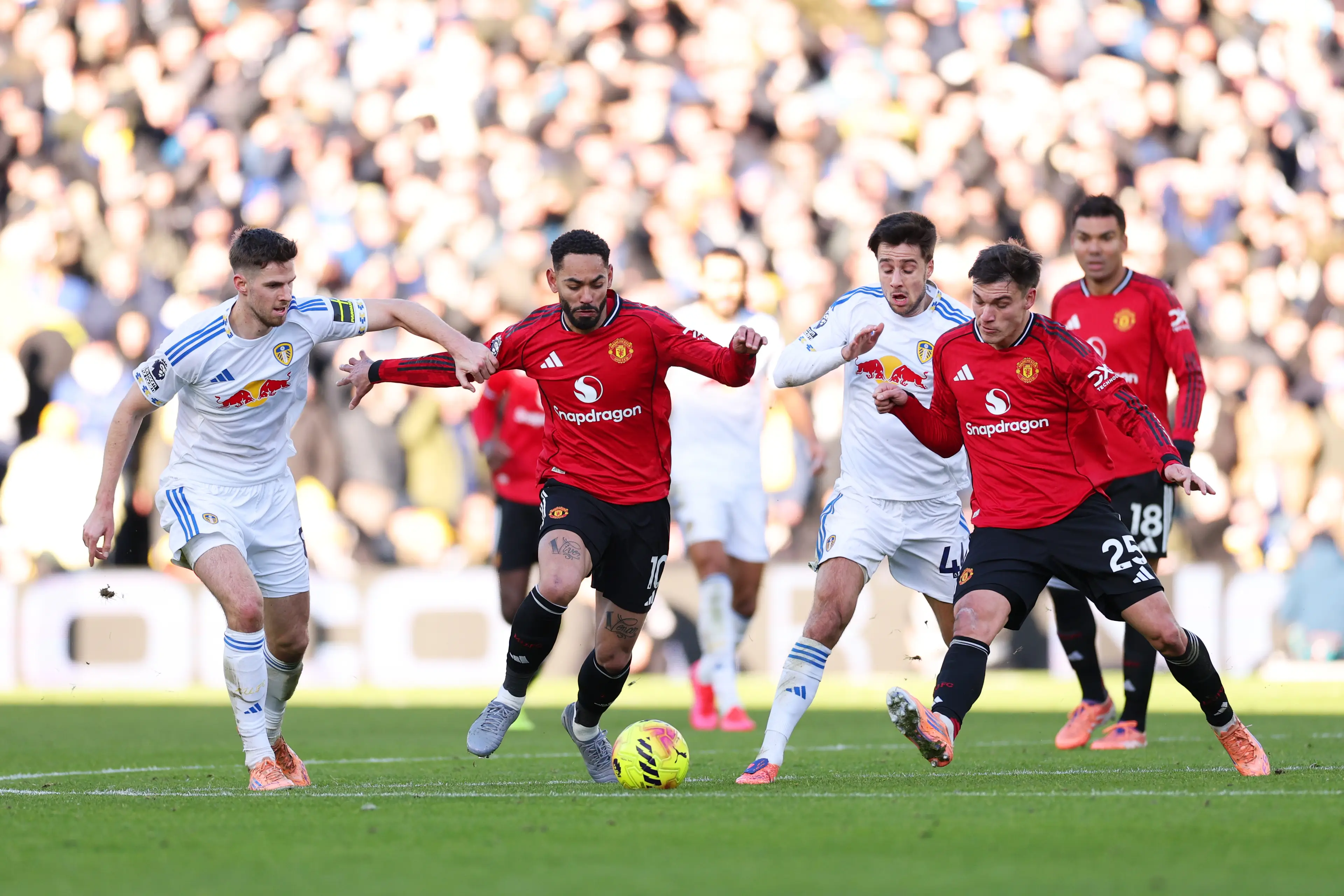 Manchester United started Manuel Ugarte and Casemiro as well as six defenders against Leeds United. Image: Getty 