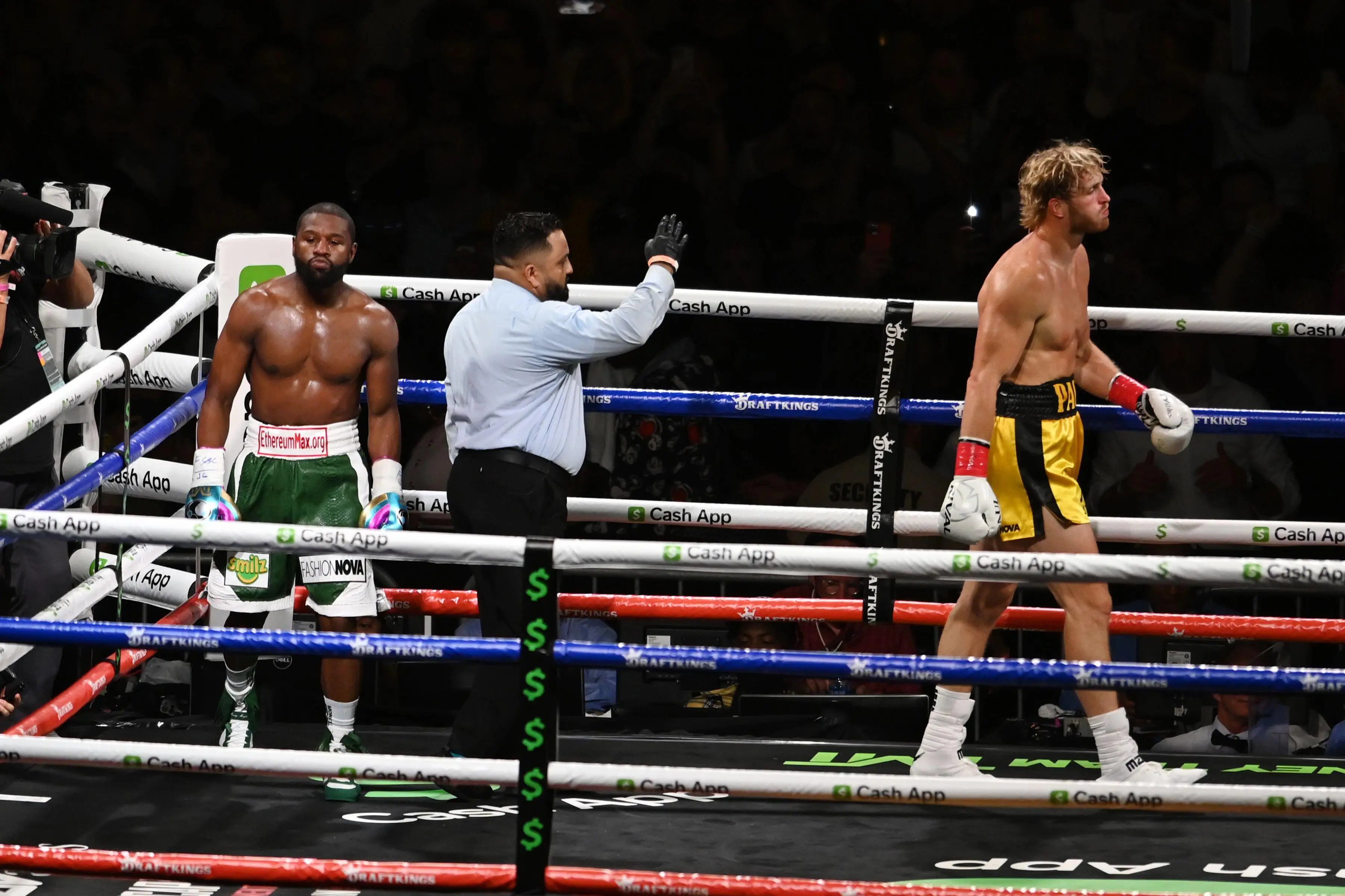 Mayweather fought Jake's brother Logan. Image: Alamy