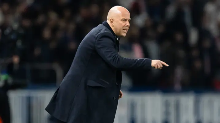 Liverpool fans tell Arne Slot to sign Premier League star immediately to replace current Anfield man