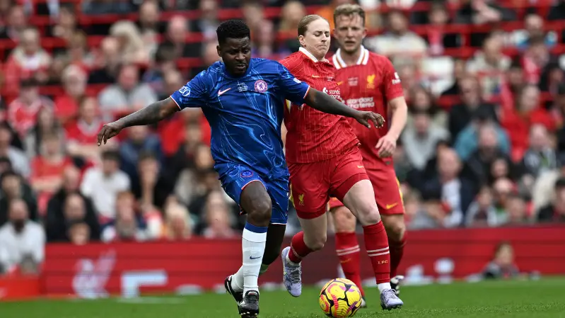 Fans in disbelief after spotting 'unrecognisable' former Chelsea player in Liverpool charity game