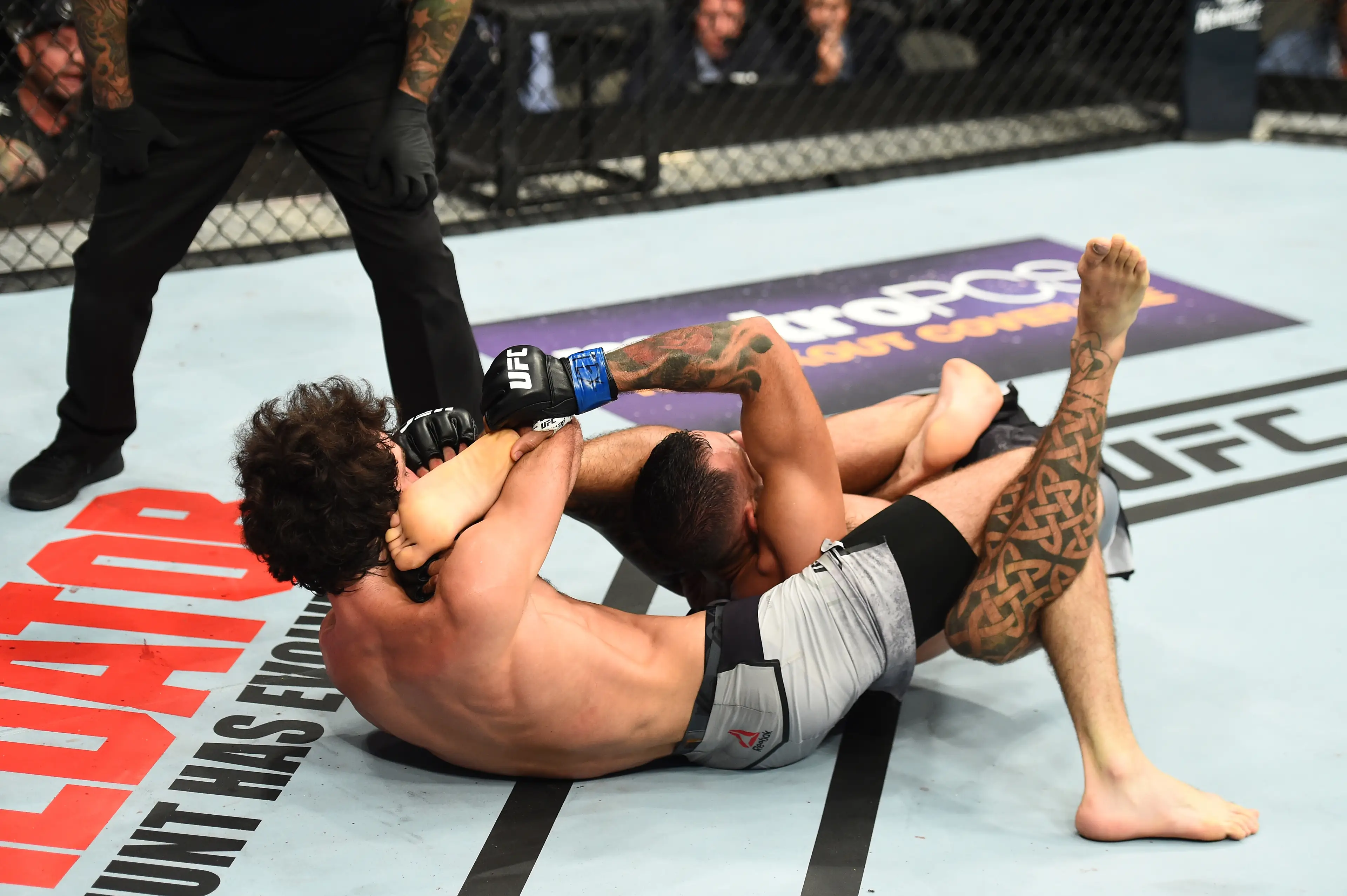 Zabit Magomedsharipov defeated Brandon Davis via a banana split at UFC 228. Image: Getty 