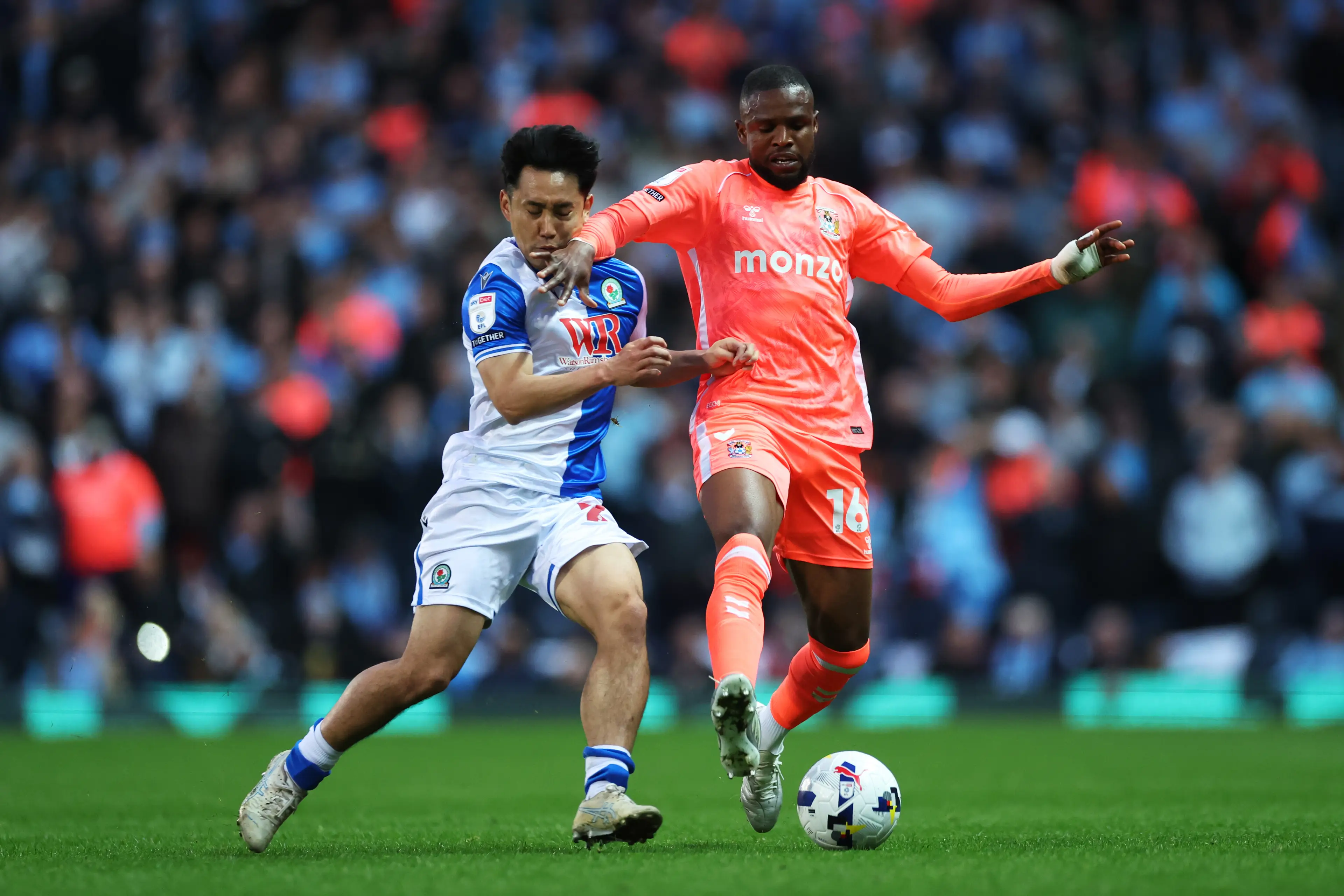 Ryoya Morishita of Blackburn Rovers challenges Frank Onyeka of Coventry City during the Sky Bet Championship match between Blackburn Rovers and Coventry City (Getty Images)